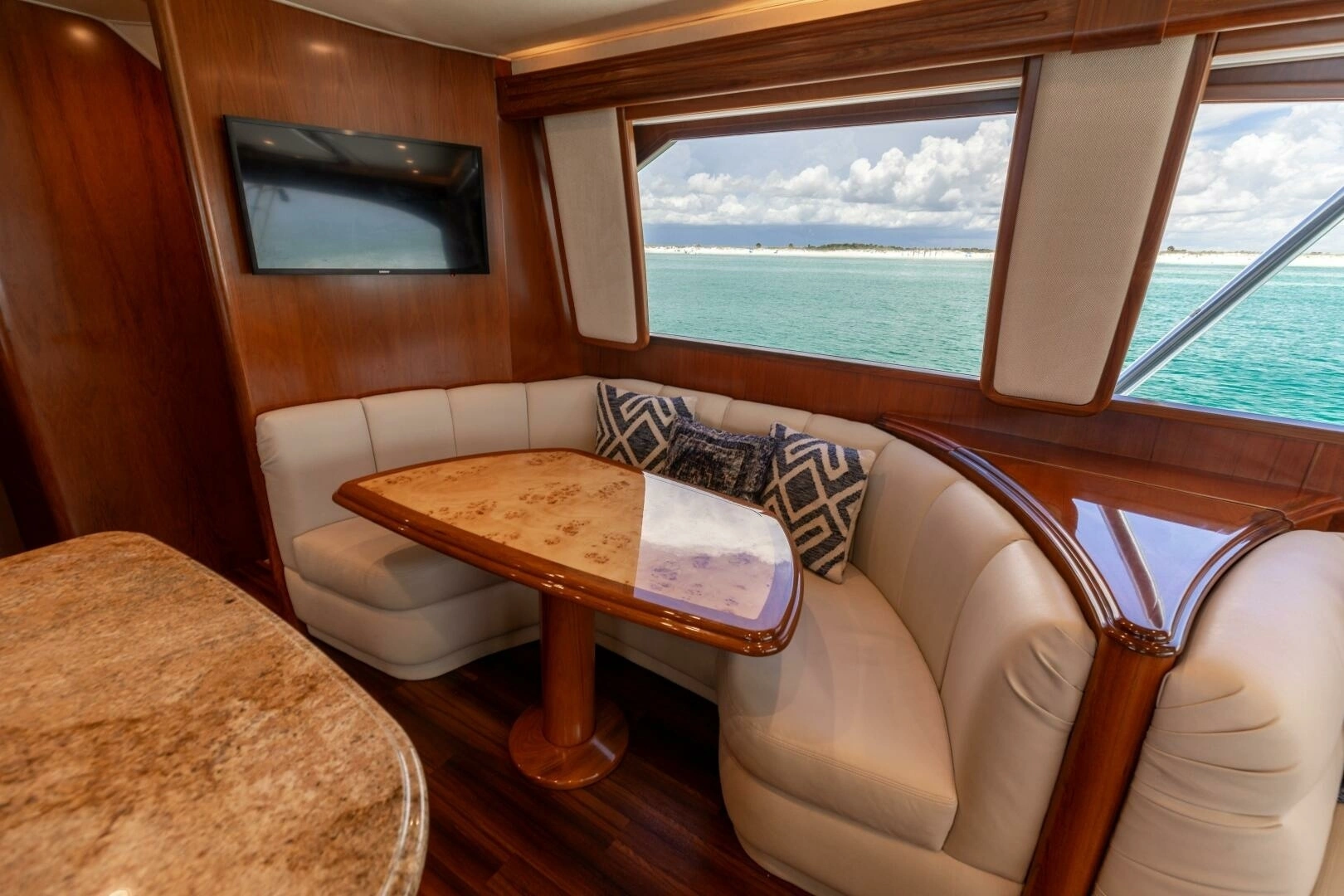 2015 Viking 70 Convertible - Image 12