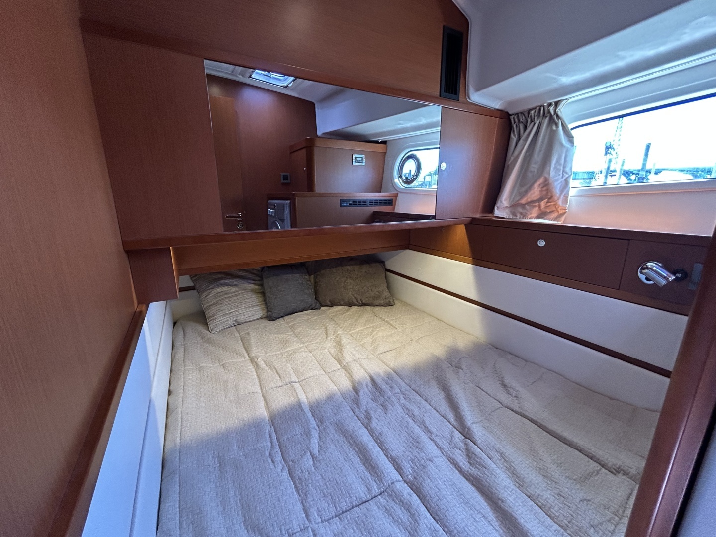 2018 Beneteau 44 Swift Trawler - Image 20
