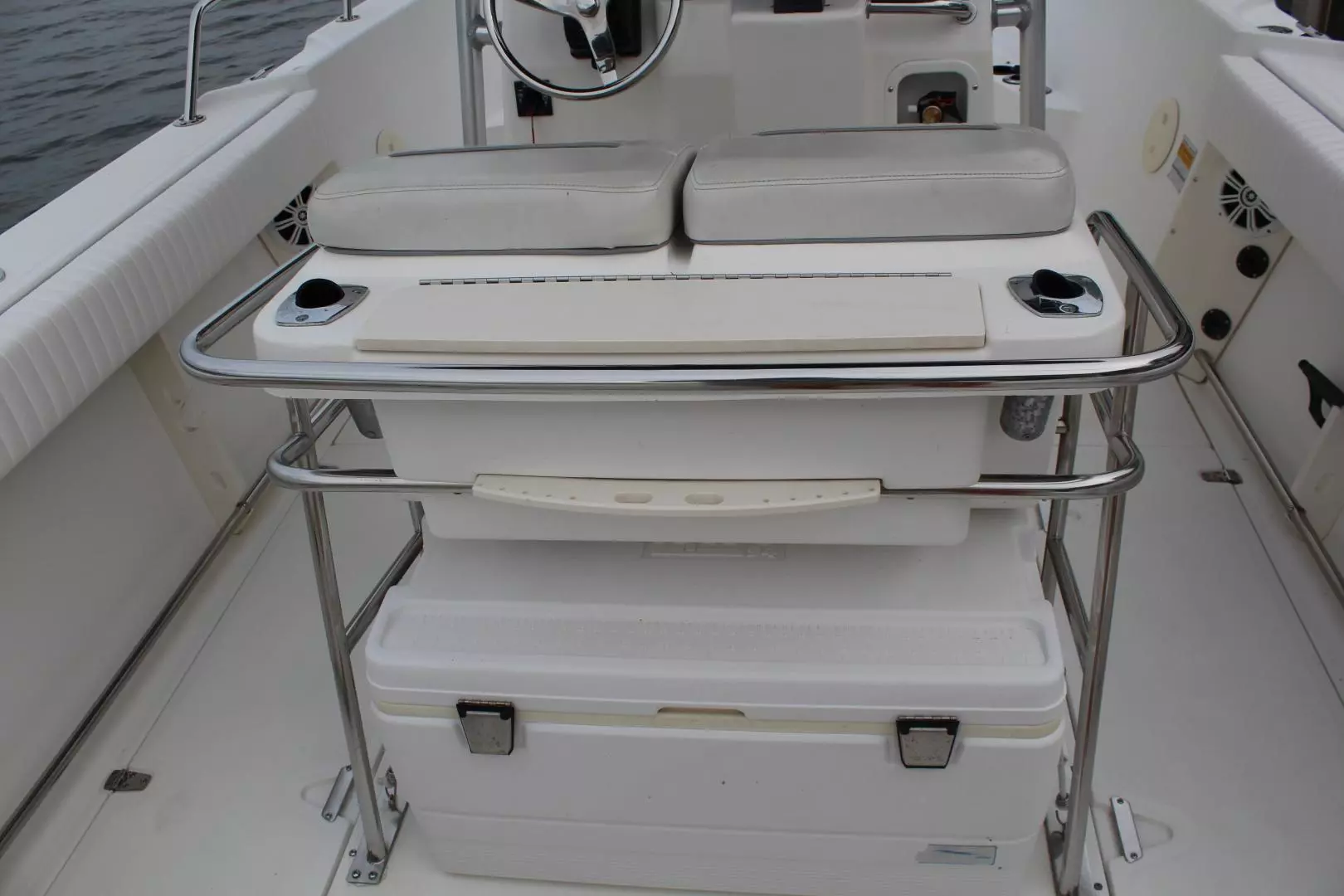 1999 Boston Whaler 23 Outrage - Image 8