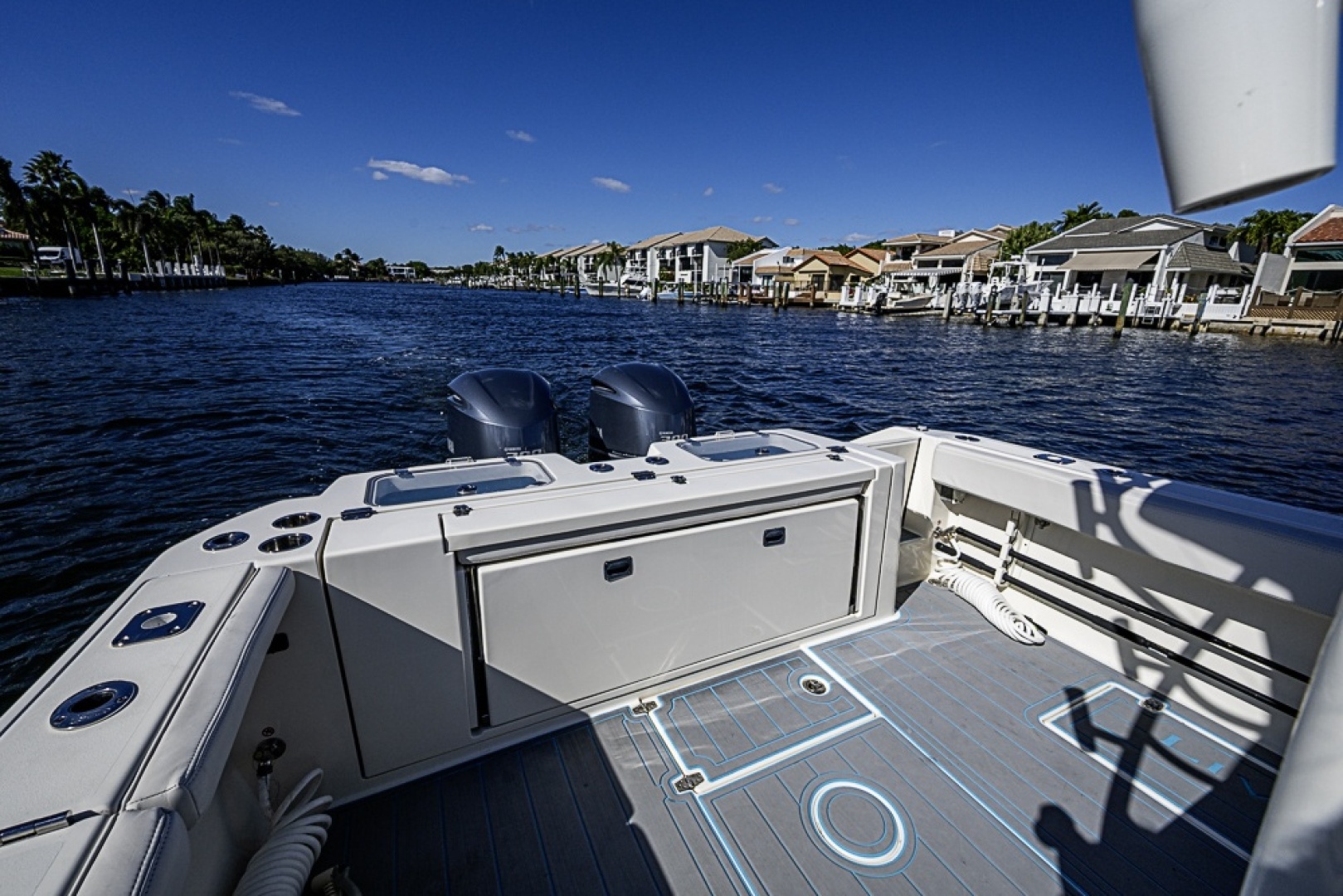 2021 Cobia 320 CC - Image 7