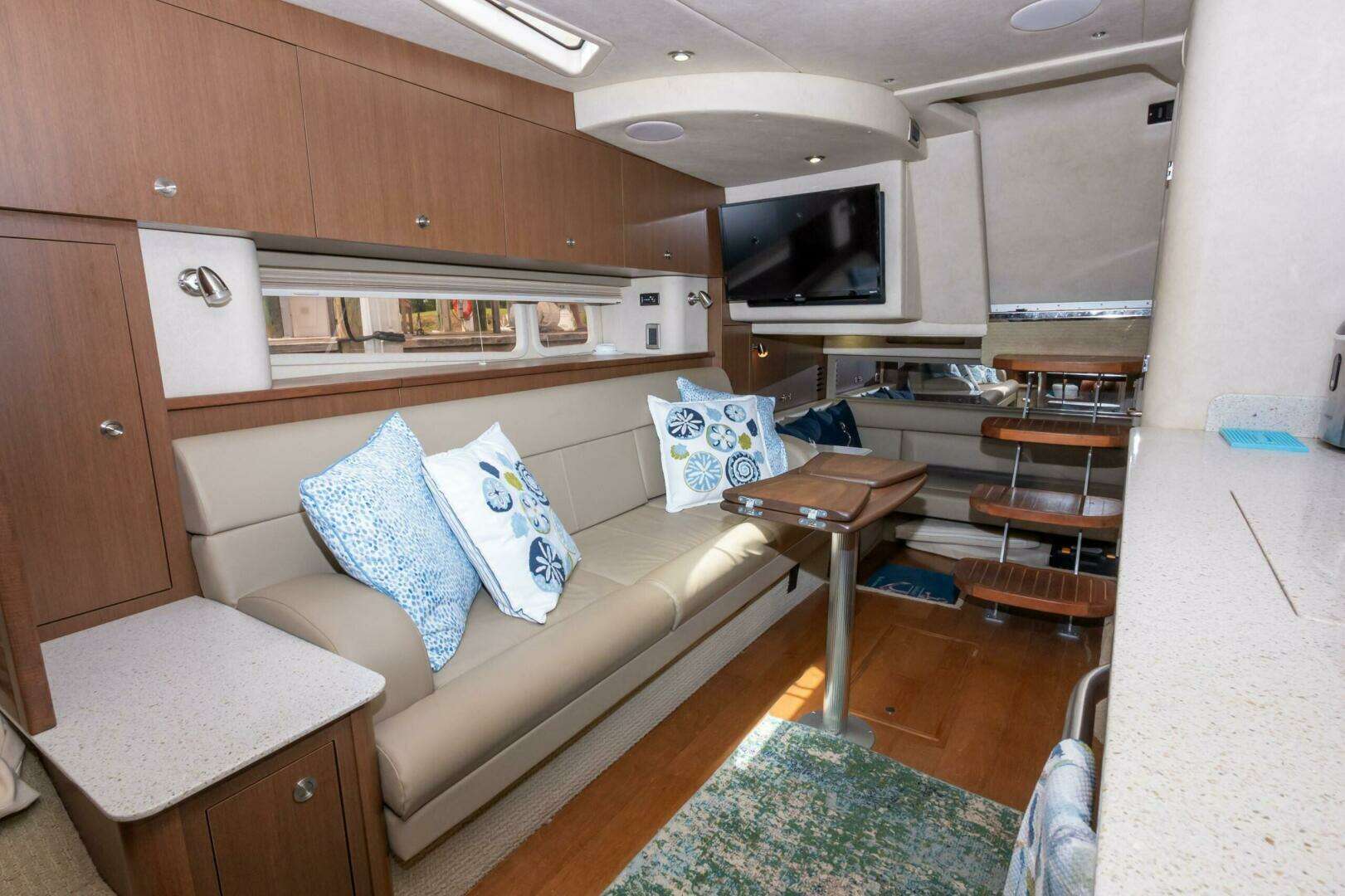 2013 Sea Ray 370 Sundancer - Image 34