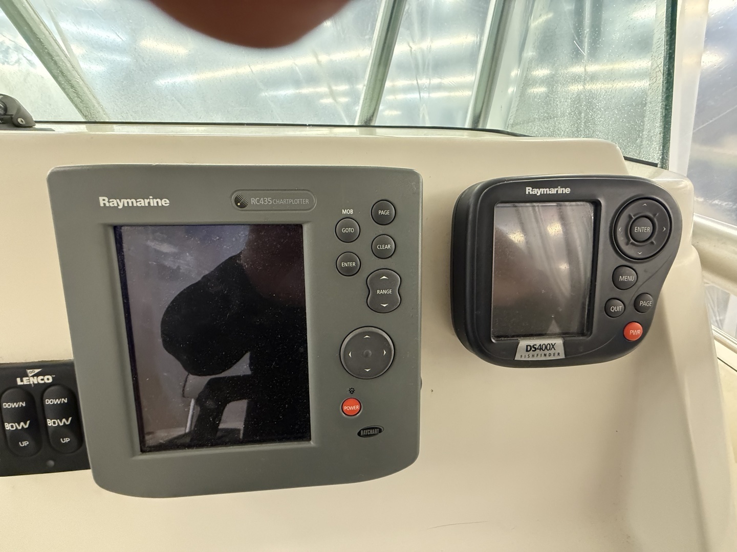 2005 Robalo R220 - Image 10