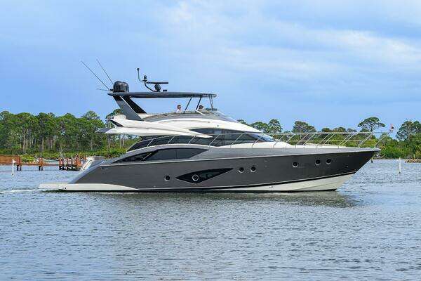 2016 Marquis 660 Sport Yacht
