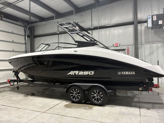 2026 Yamaha Boats AR250 - 7