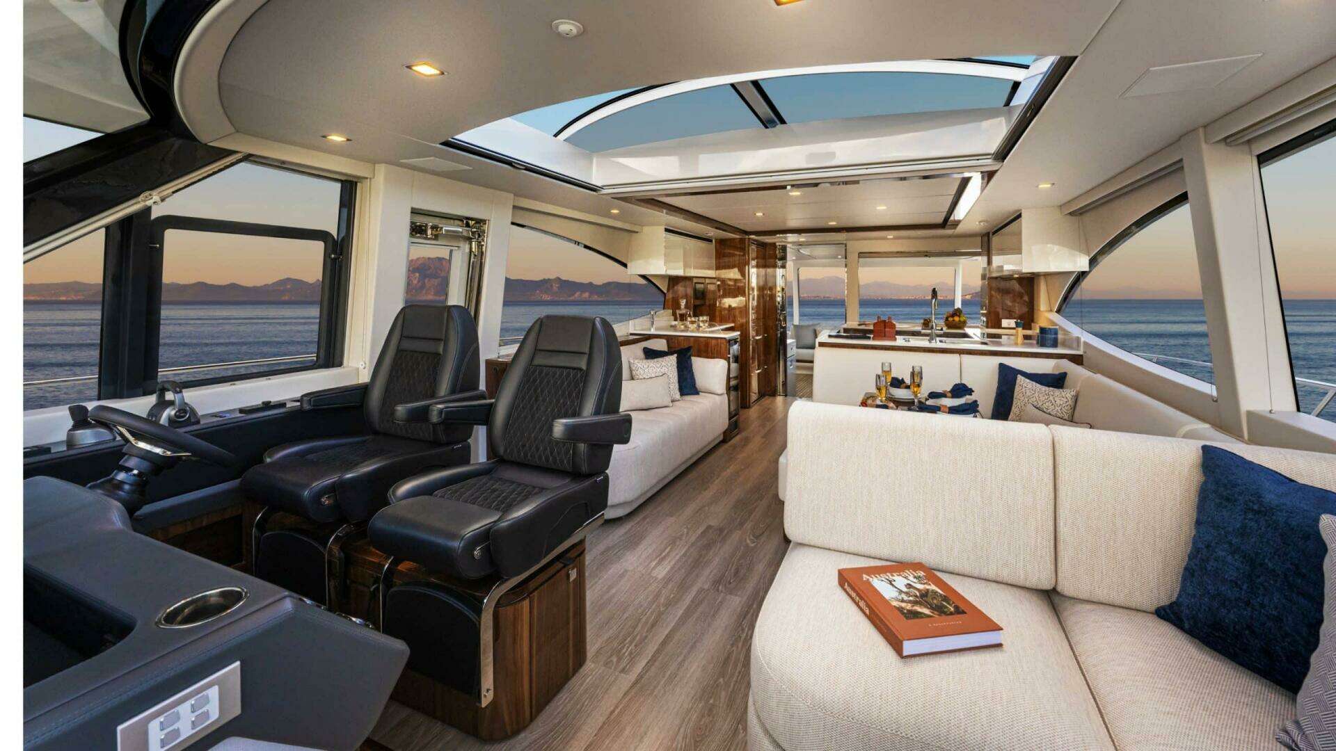 2026 Riviera 6800 Sport Yacht Platinum Edition - Image 15