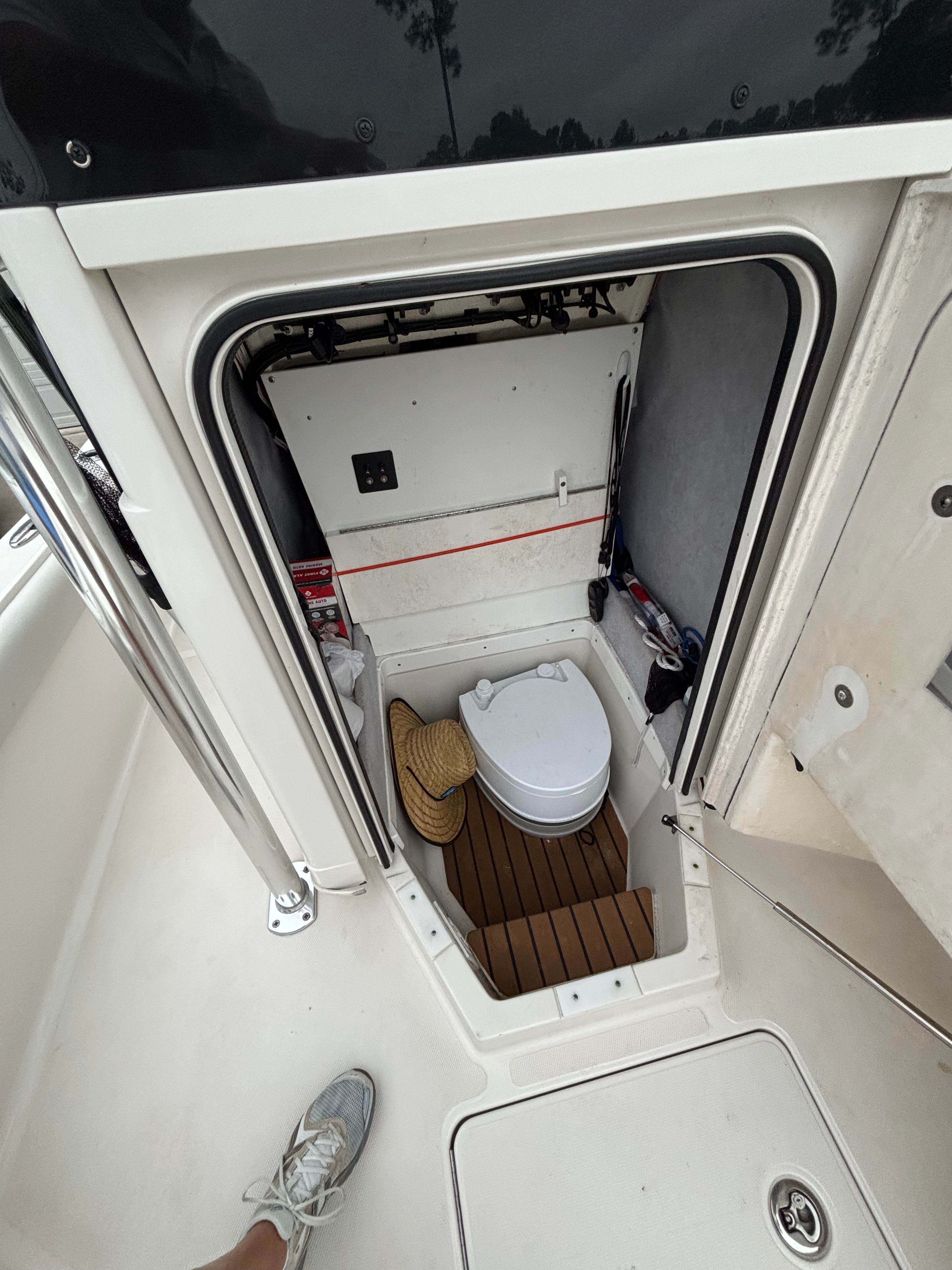 2019 Ranger 2510 Bay Ranger - 12