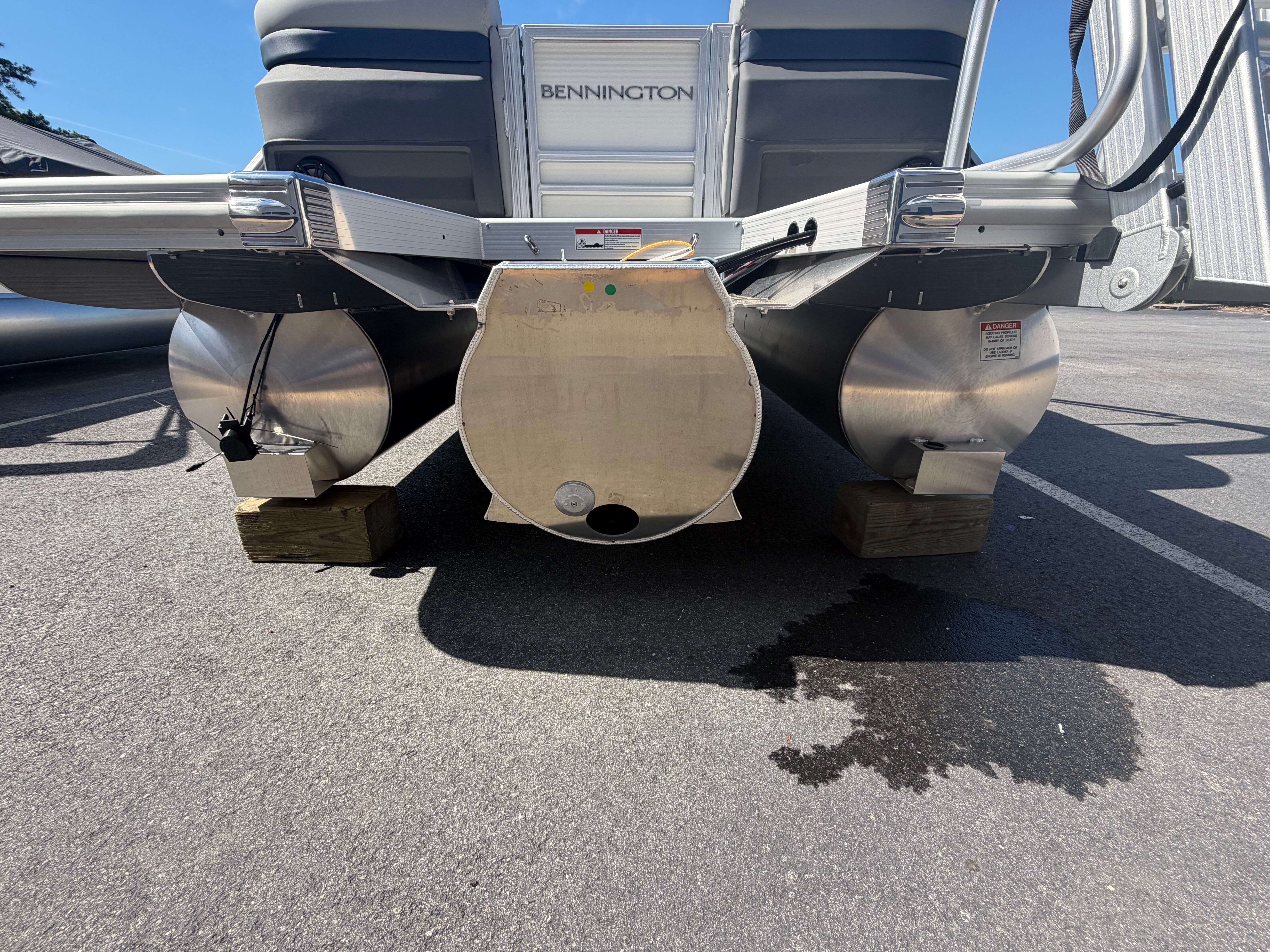 2027 BENNINGTON 22 MFB - Image 11