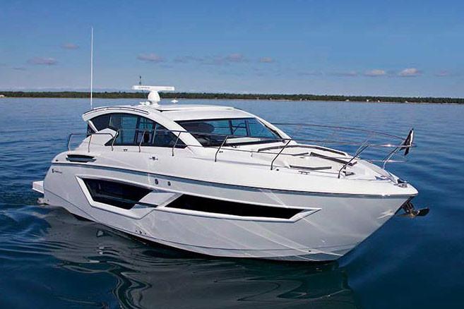2025 Cruisers Yachts 46 Cantius