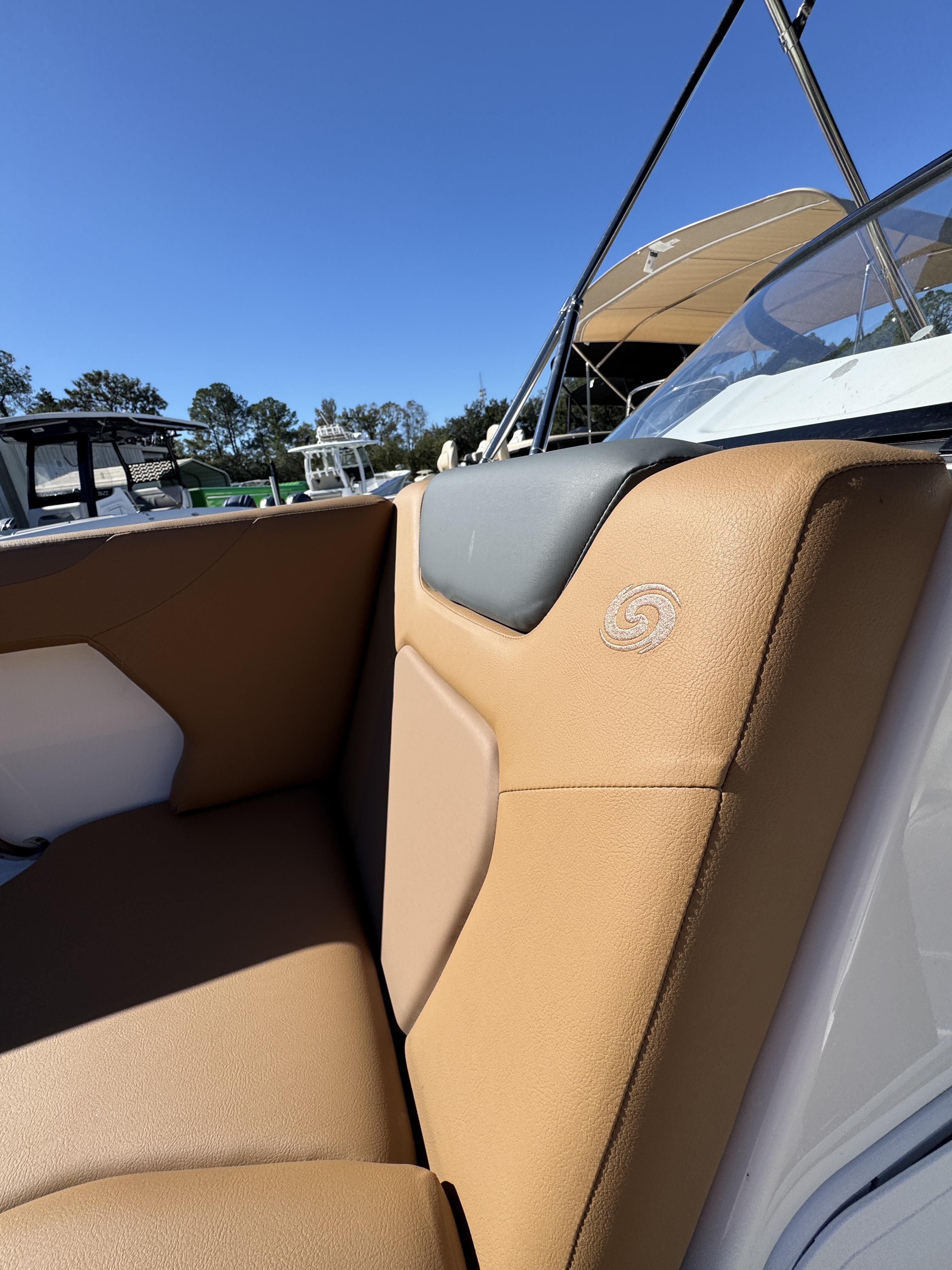 2026 Hurricane SunDeck OB SD 2050 OB - 9