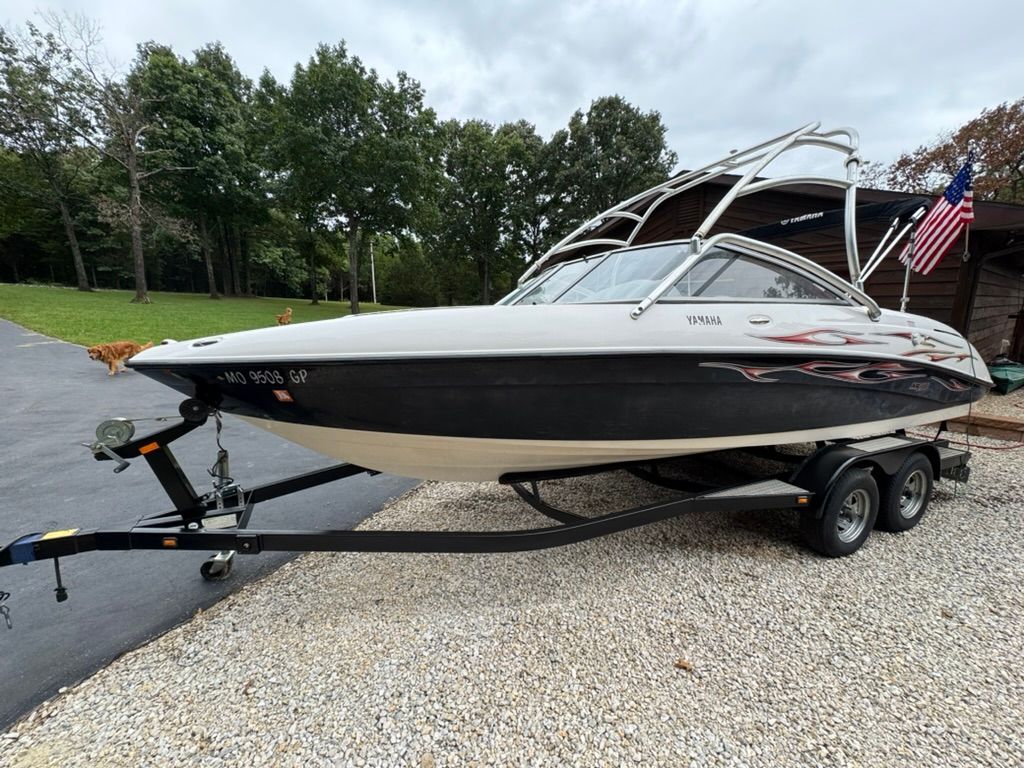 2005 Yamaha Boats AR230 - 2