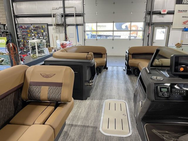 2026 Bennington M L-Bench 22 ML - 27