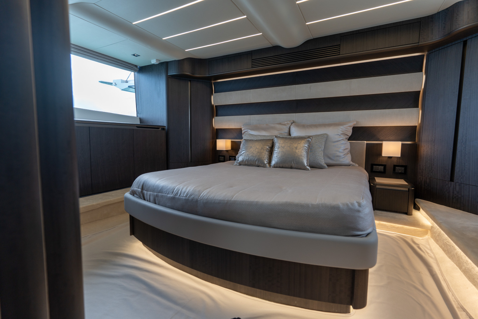 2025 Galeon 560 FLY - Image 44