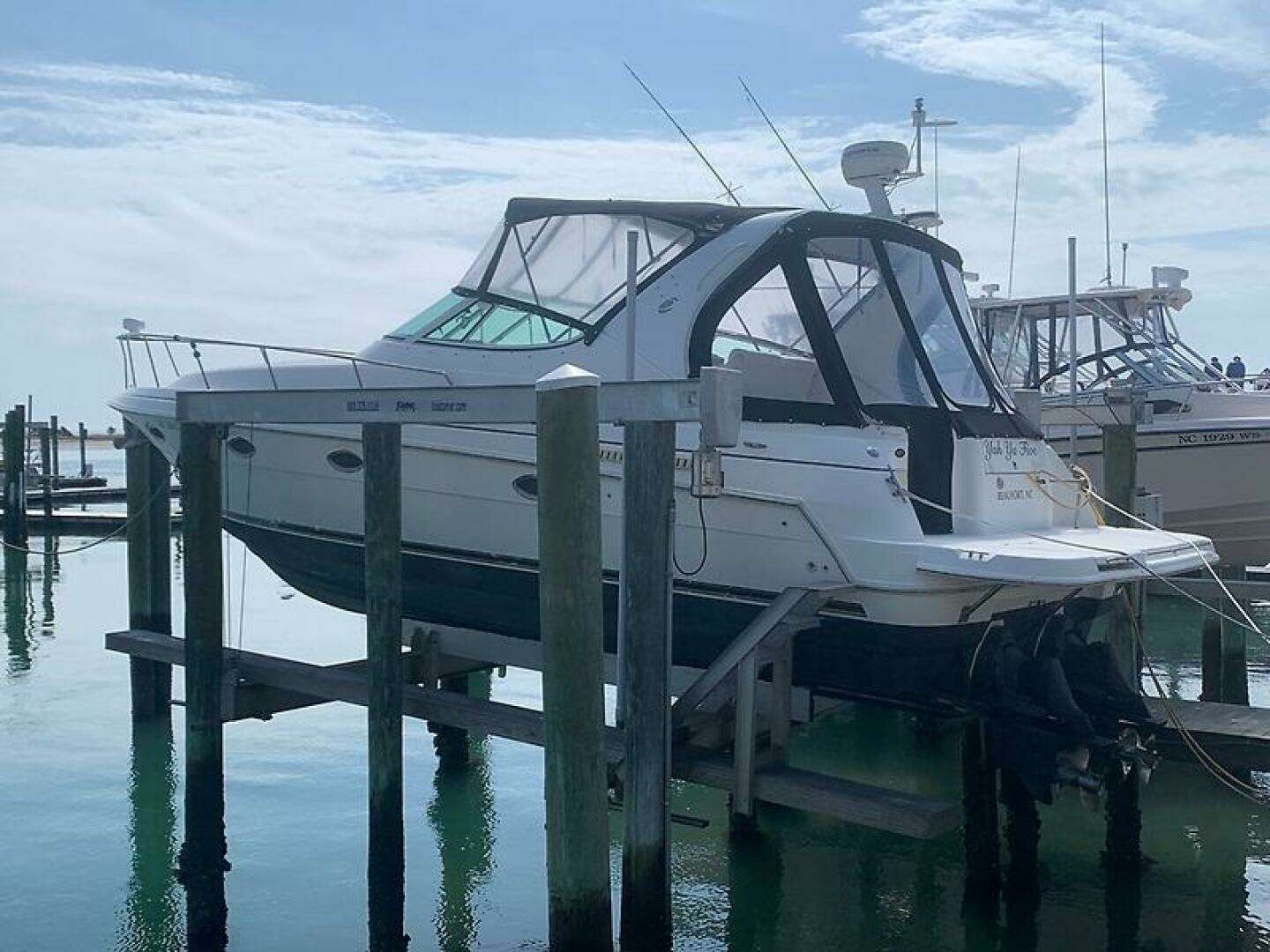2003 Cruisers Yachts 3372 Express - Image 46