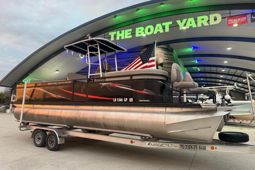 2022 Apex Marine 8524 Pro Fish N Cruise pontoon boat at The Boat Yard.
