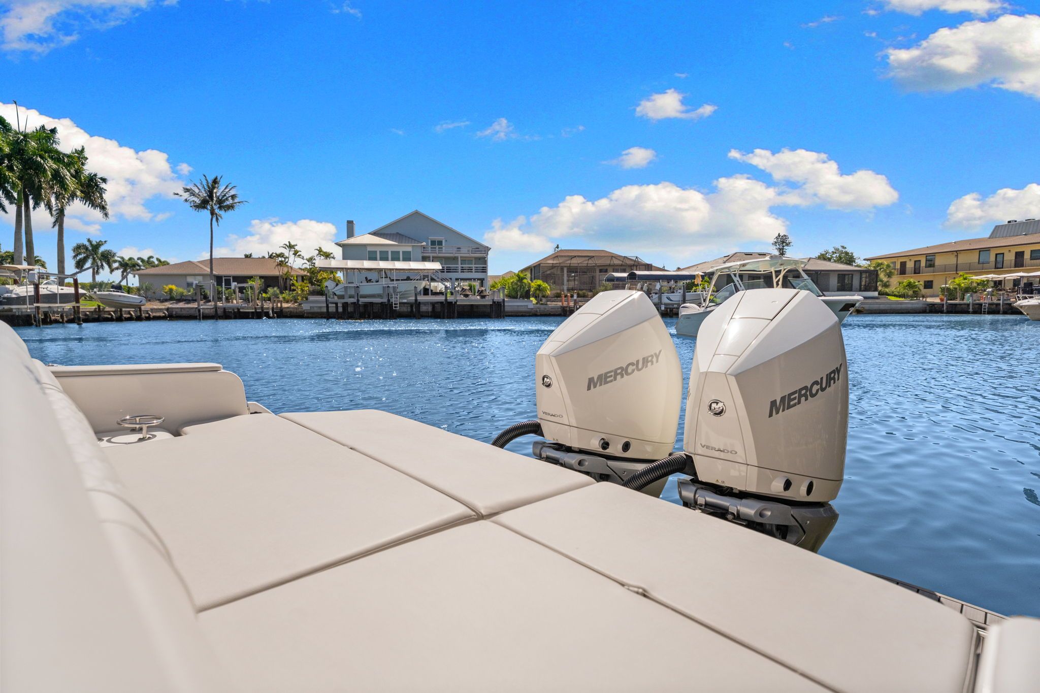2023 Sea Ray SDX 290 Outboard - 41