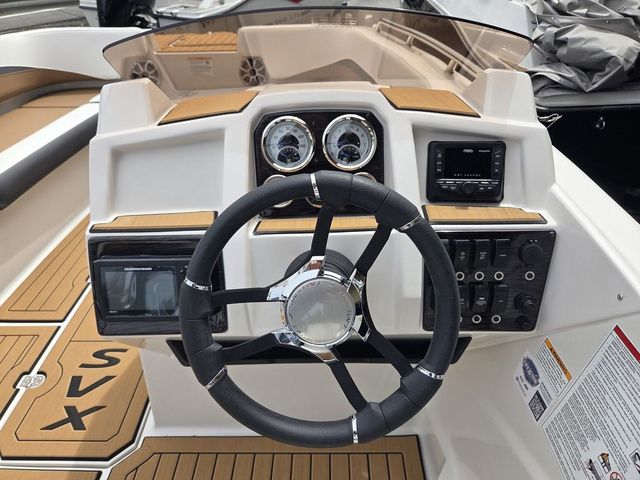 2026 Starcraft SVX OB 191 w/140hp and Trailer - 20