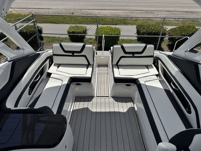 2026 Yamaha Boats 275SD - 33