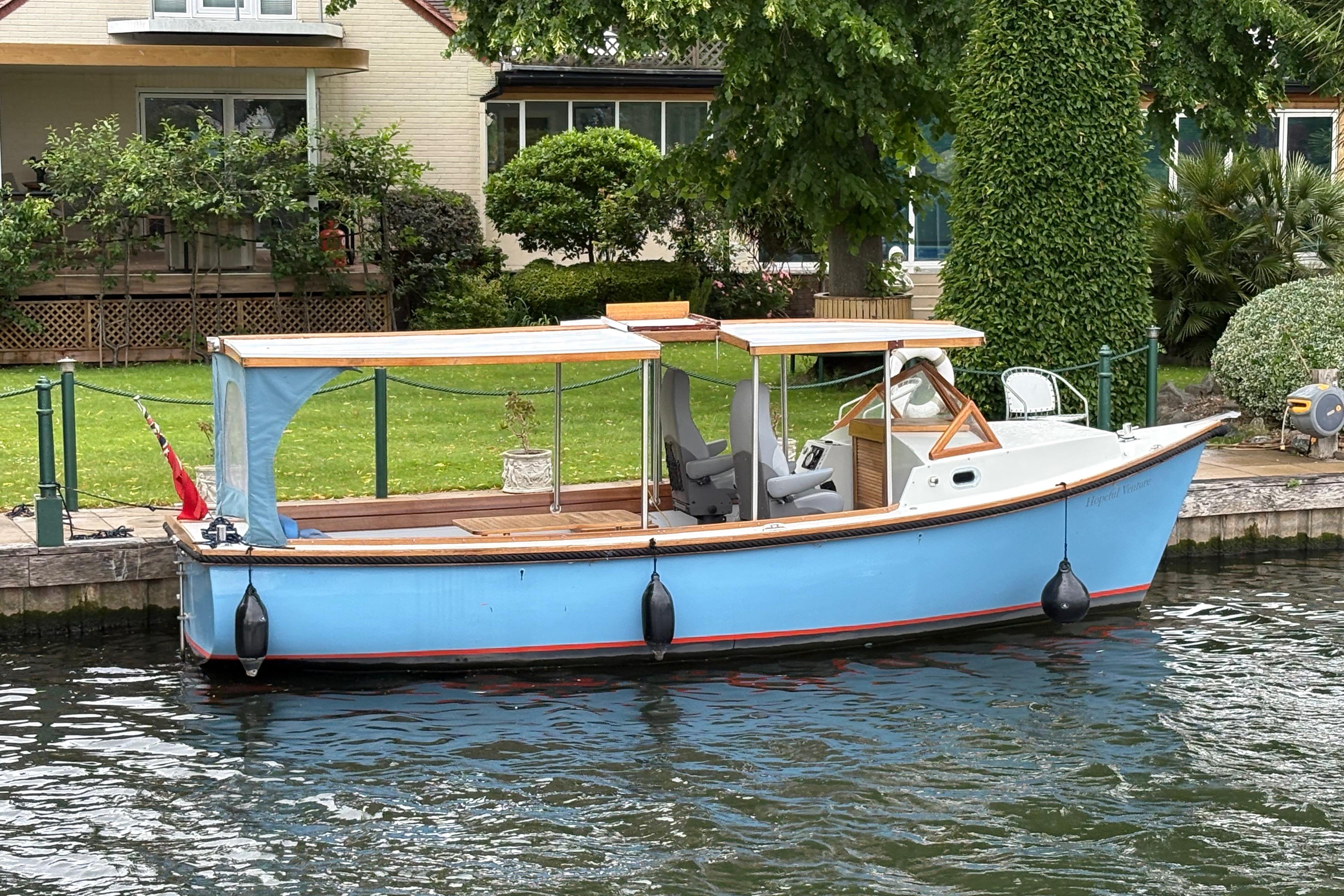 1980 Saltram 24 Pilot
