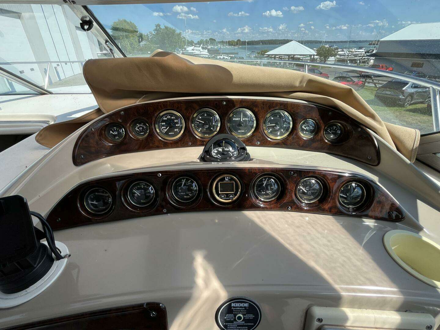 2000 Rinker Fiesta Vee 340 - Image 25