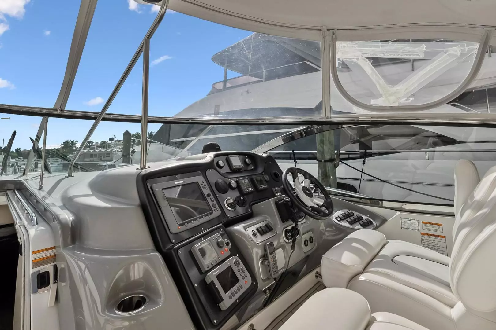 2007 Cruisers 520 Express - Image 13