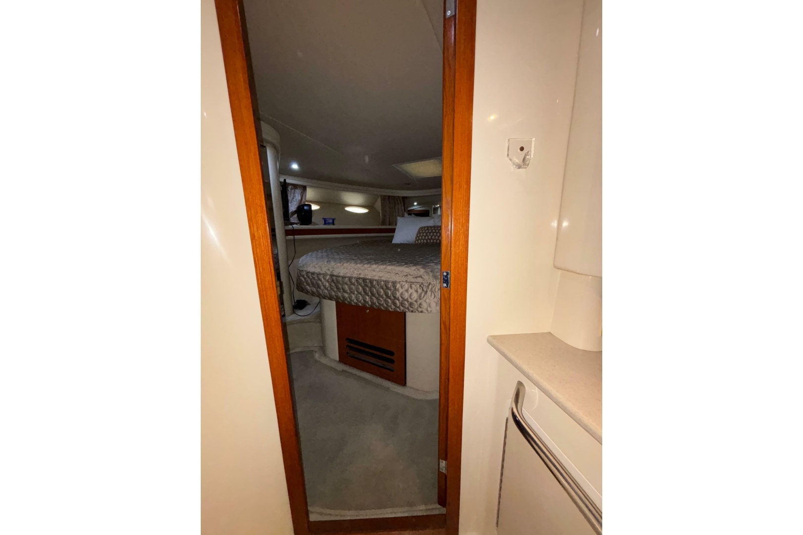 1999 Sea Ray 480 Sedan Bridge - Image 78