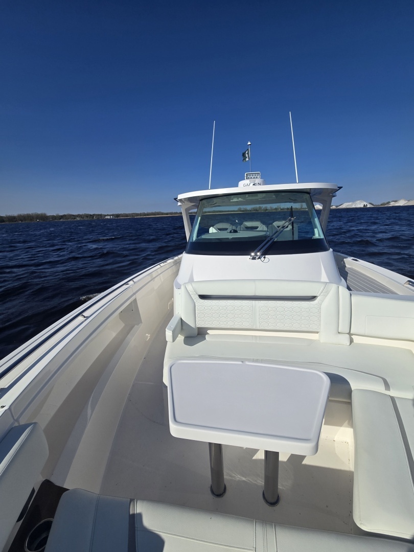 2024 Tiara Yachts 38 LS - Image 13