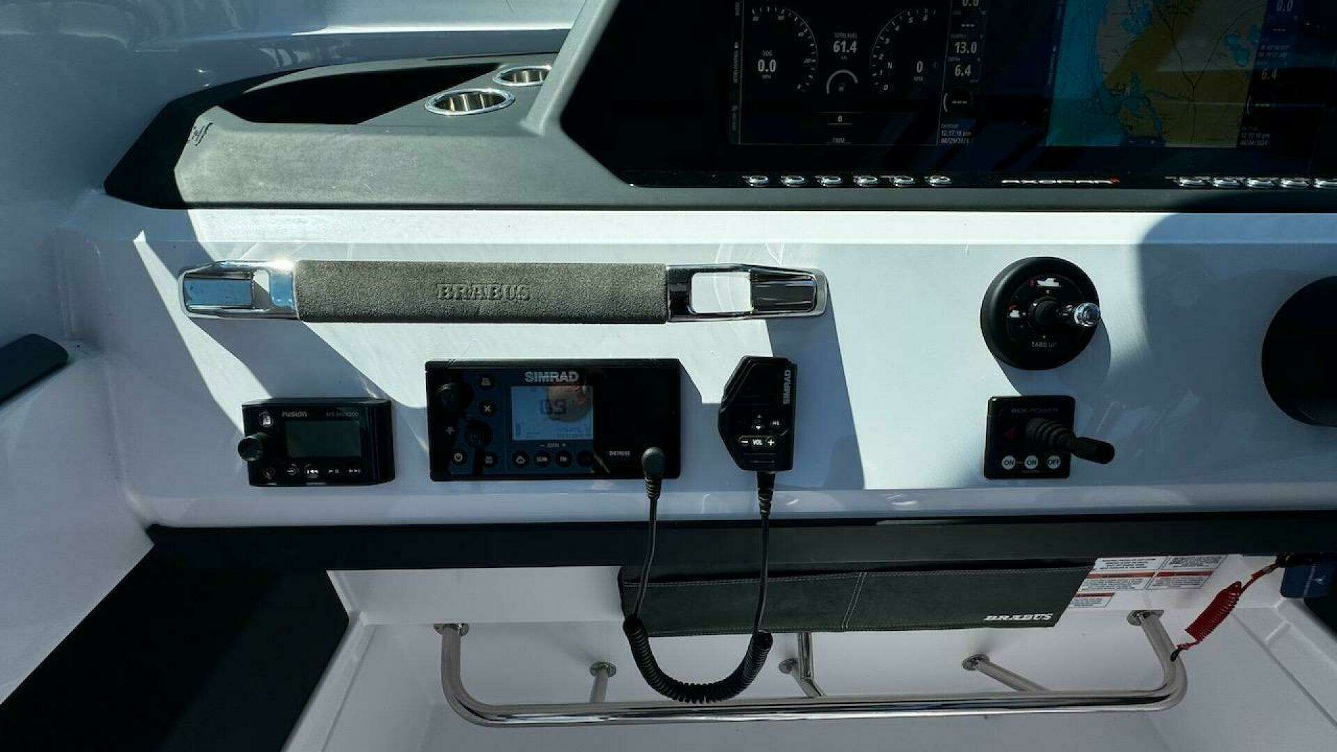 2022 Axopar 28 T-Top - Image 14