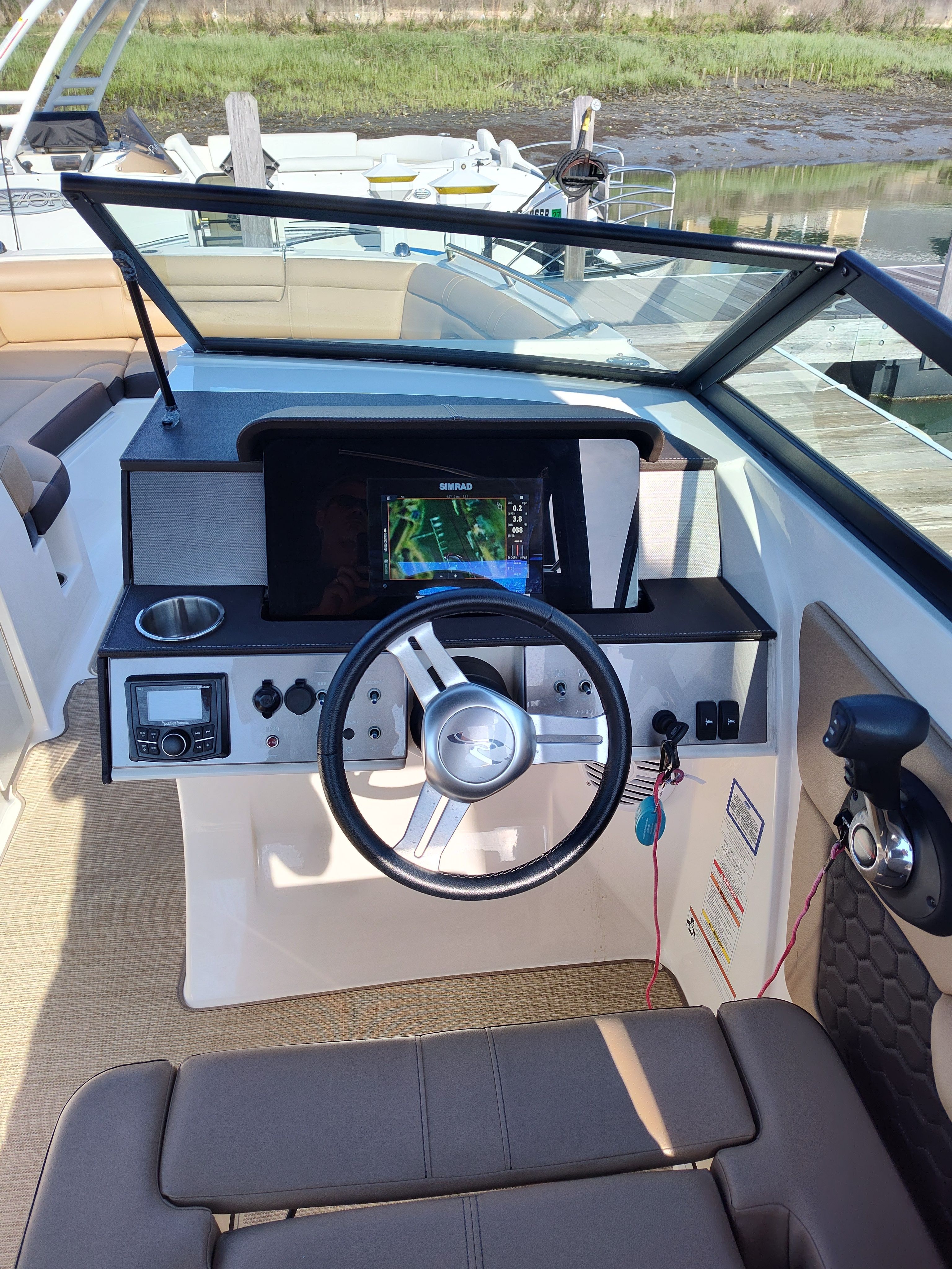 2018 Sea Ray SDX 270 Outboard - 4