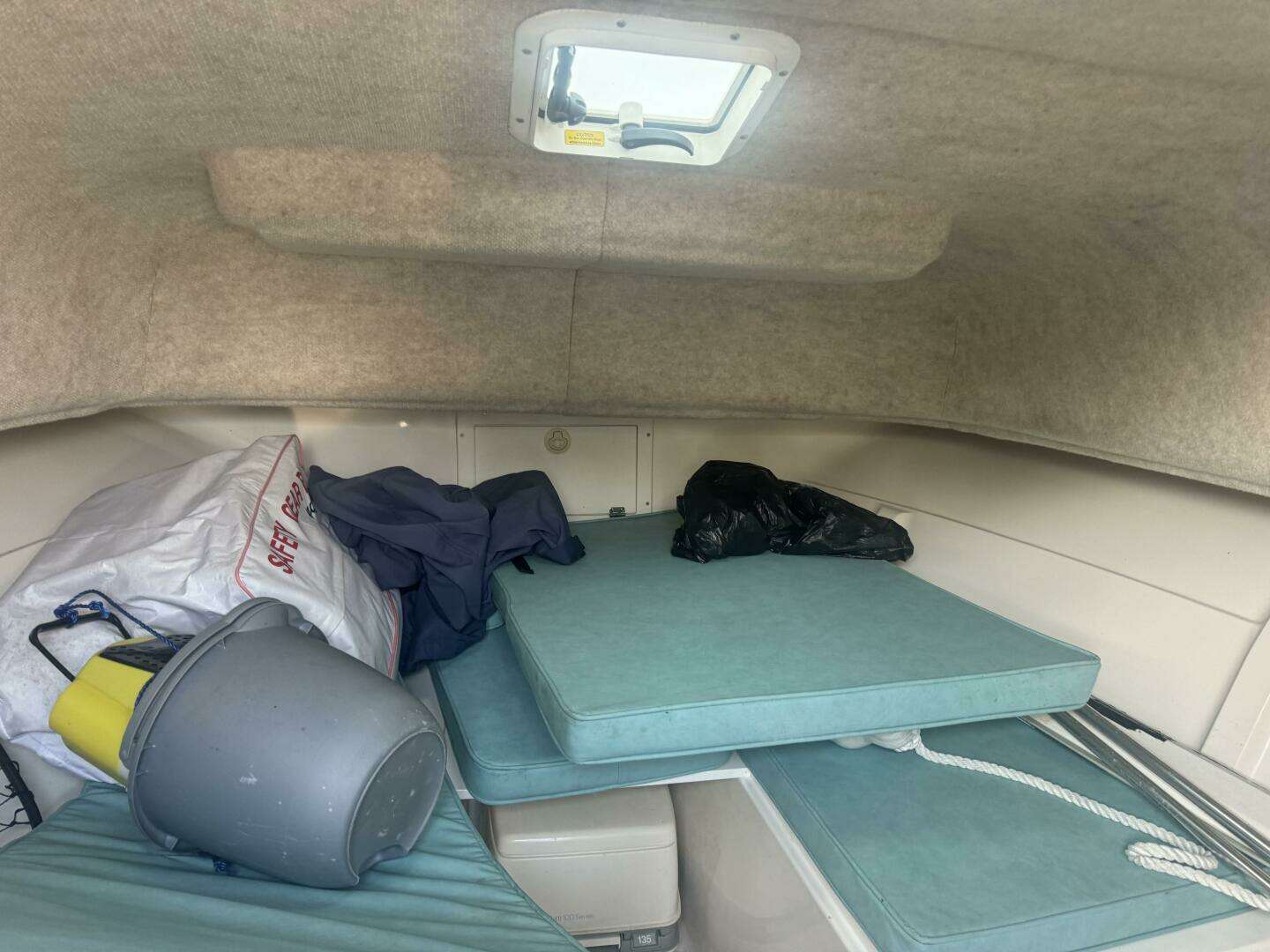 2004 Angler 220 Walkaround - Image 11