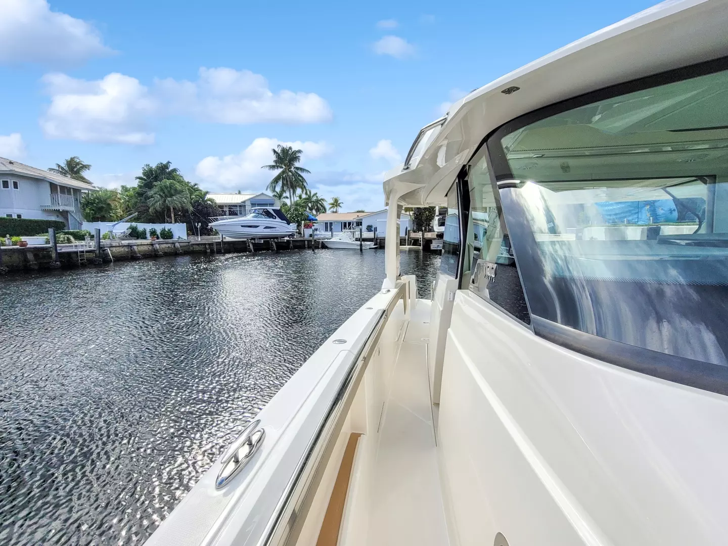 2022 Tiara Yachts — - Image 10