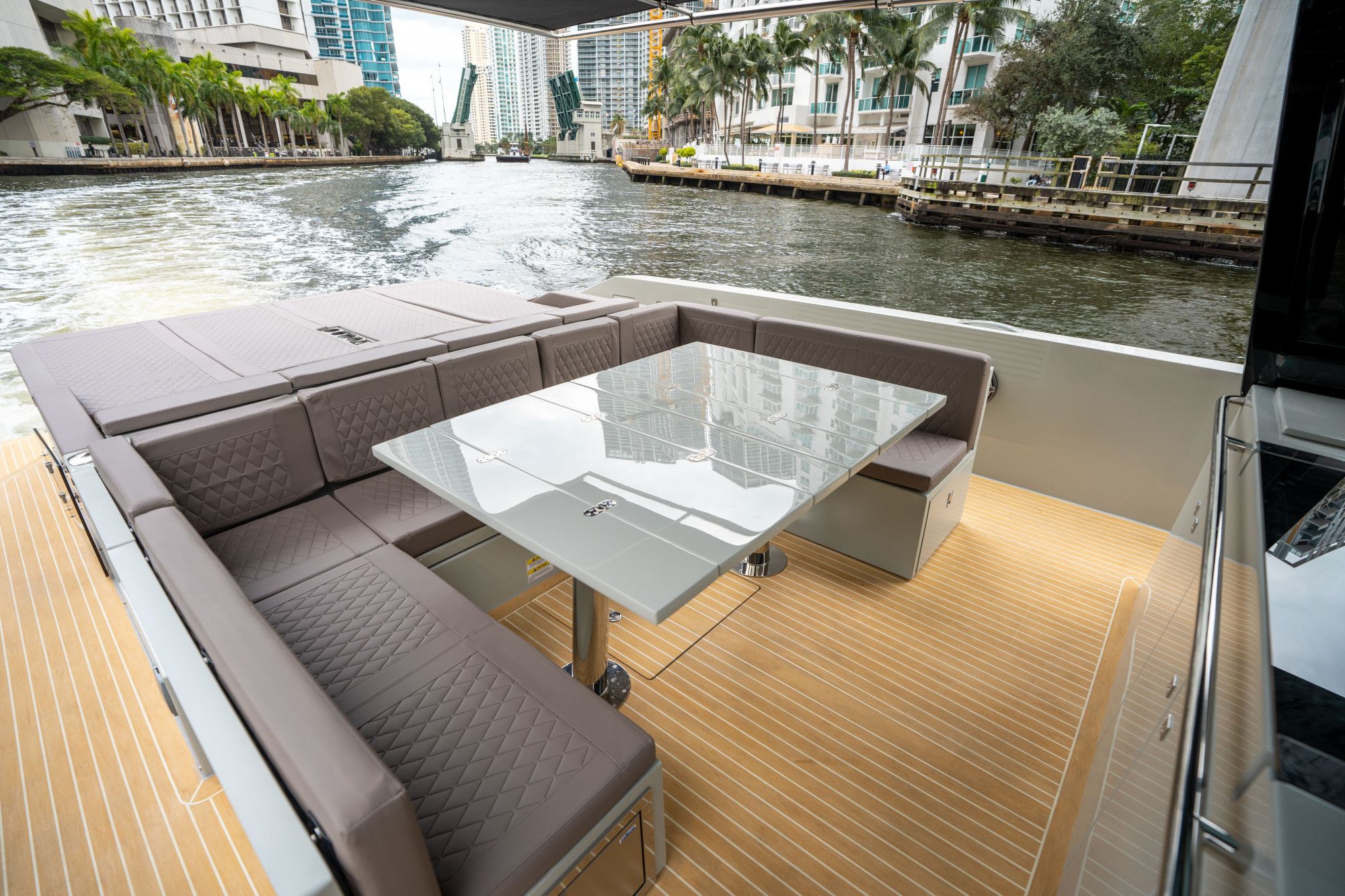 2025 De Antonio Yachts D42 Open - 17