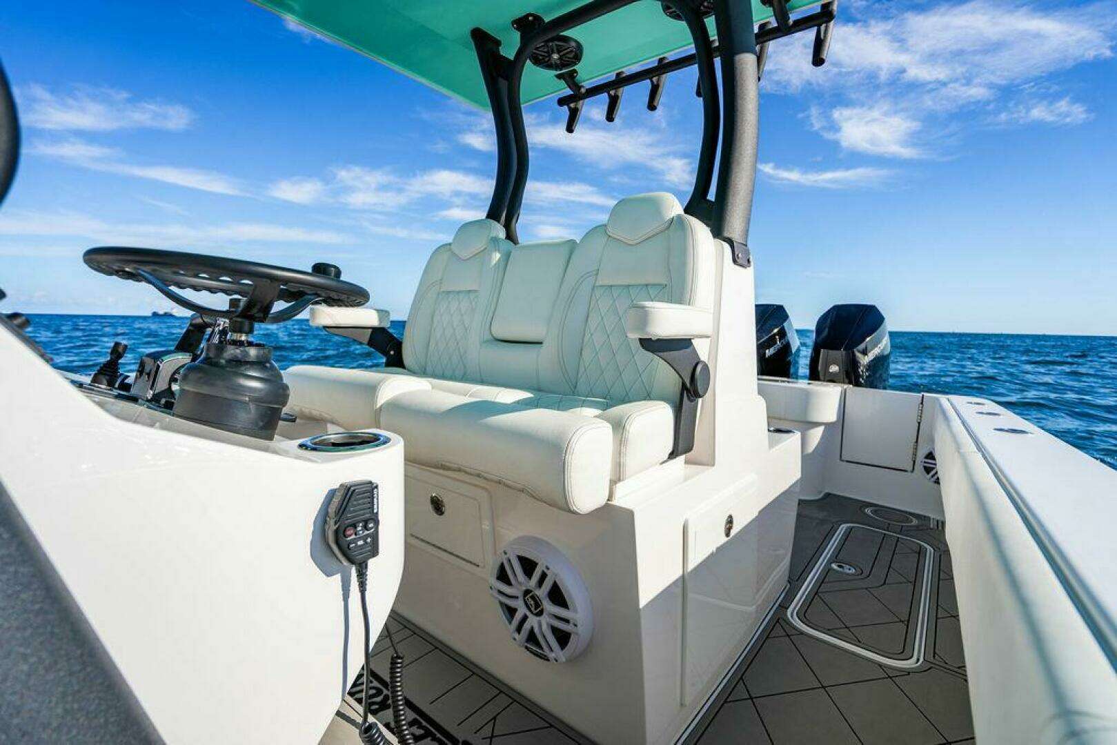 2026 Reef Runner 340 - Image 27
