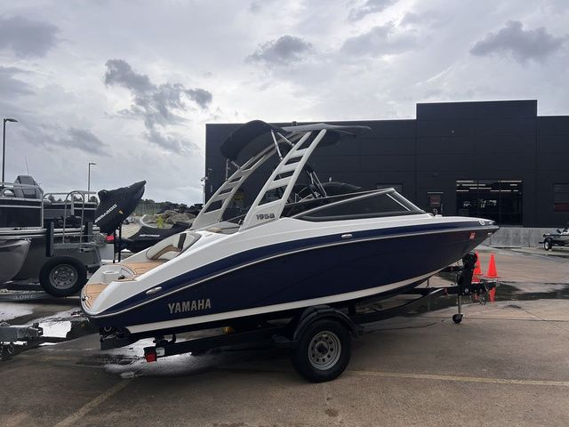 2022 Yamaha Boats 195S - 3