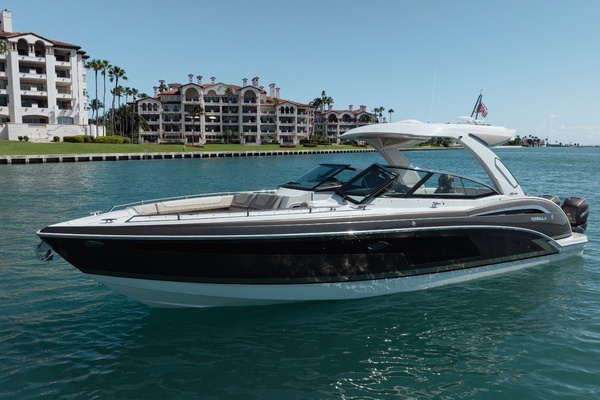 2018 Formula 350 Crossover Bowrider