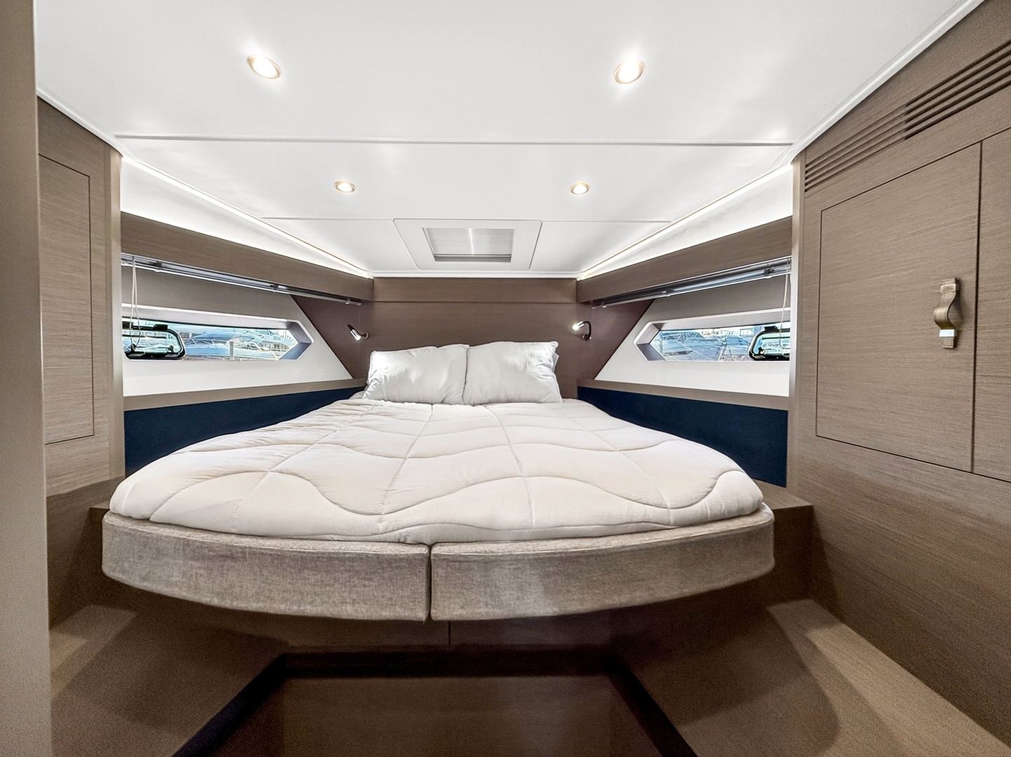 2023 Beneteau Gran Turismo 45 - Image 43