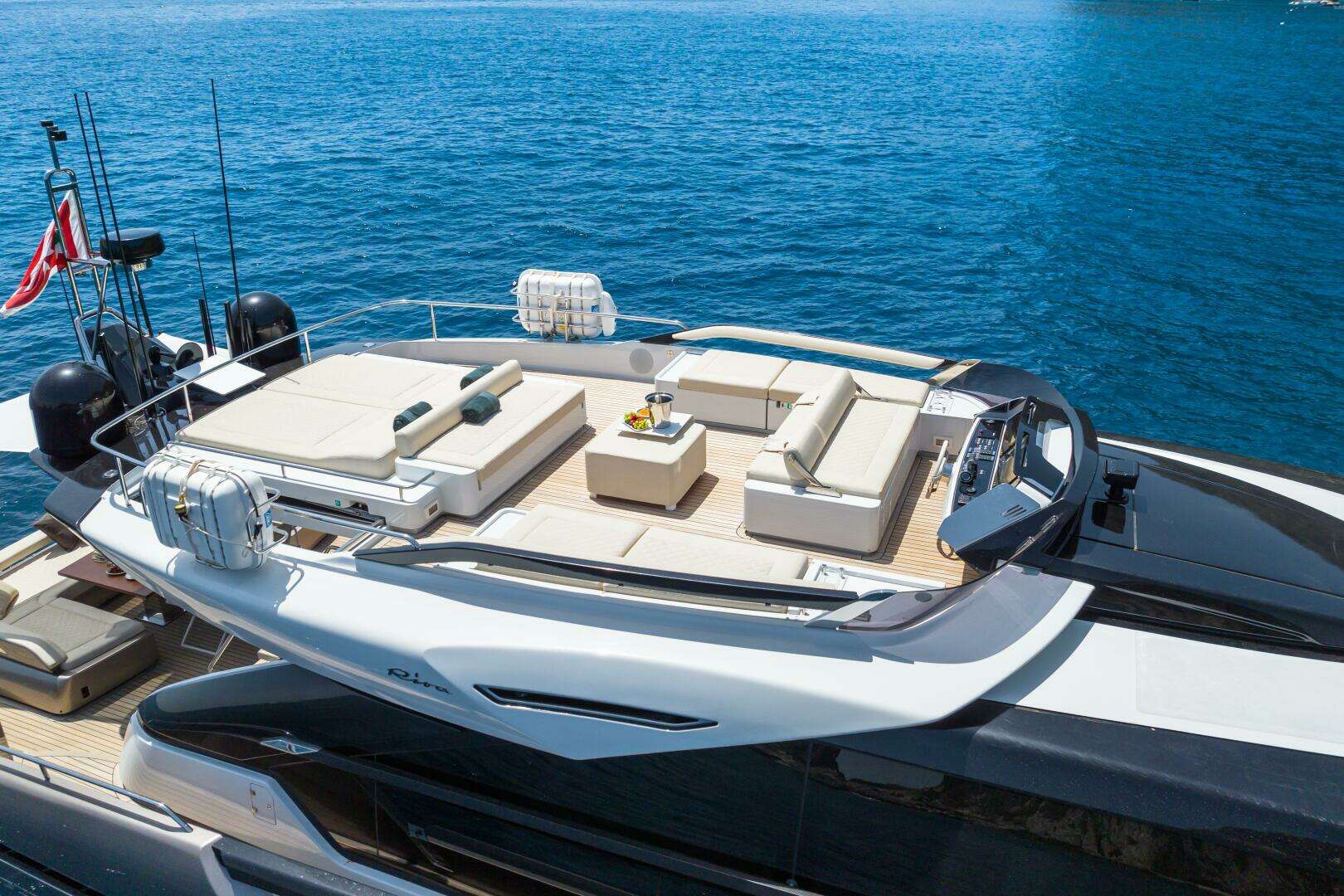 2021 Riva 88 Folgore - Image 11