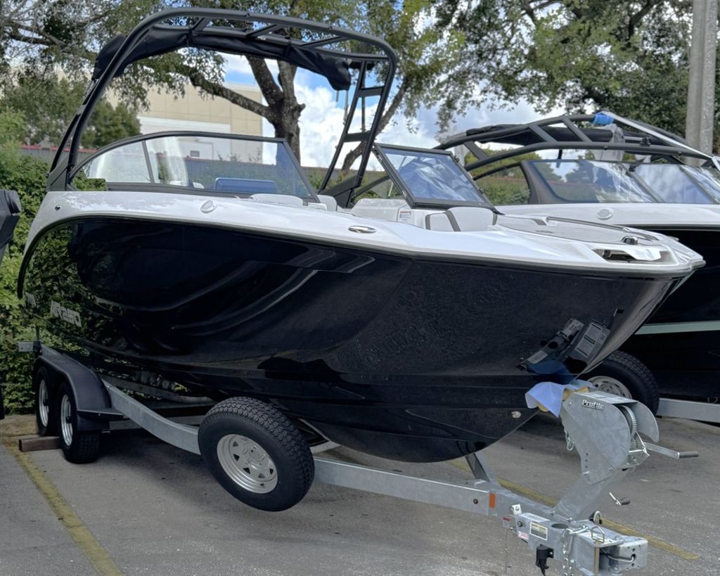 2026 Yamaha Boats AR250