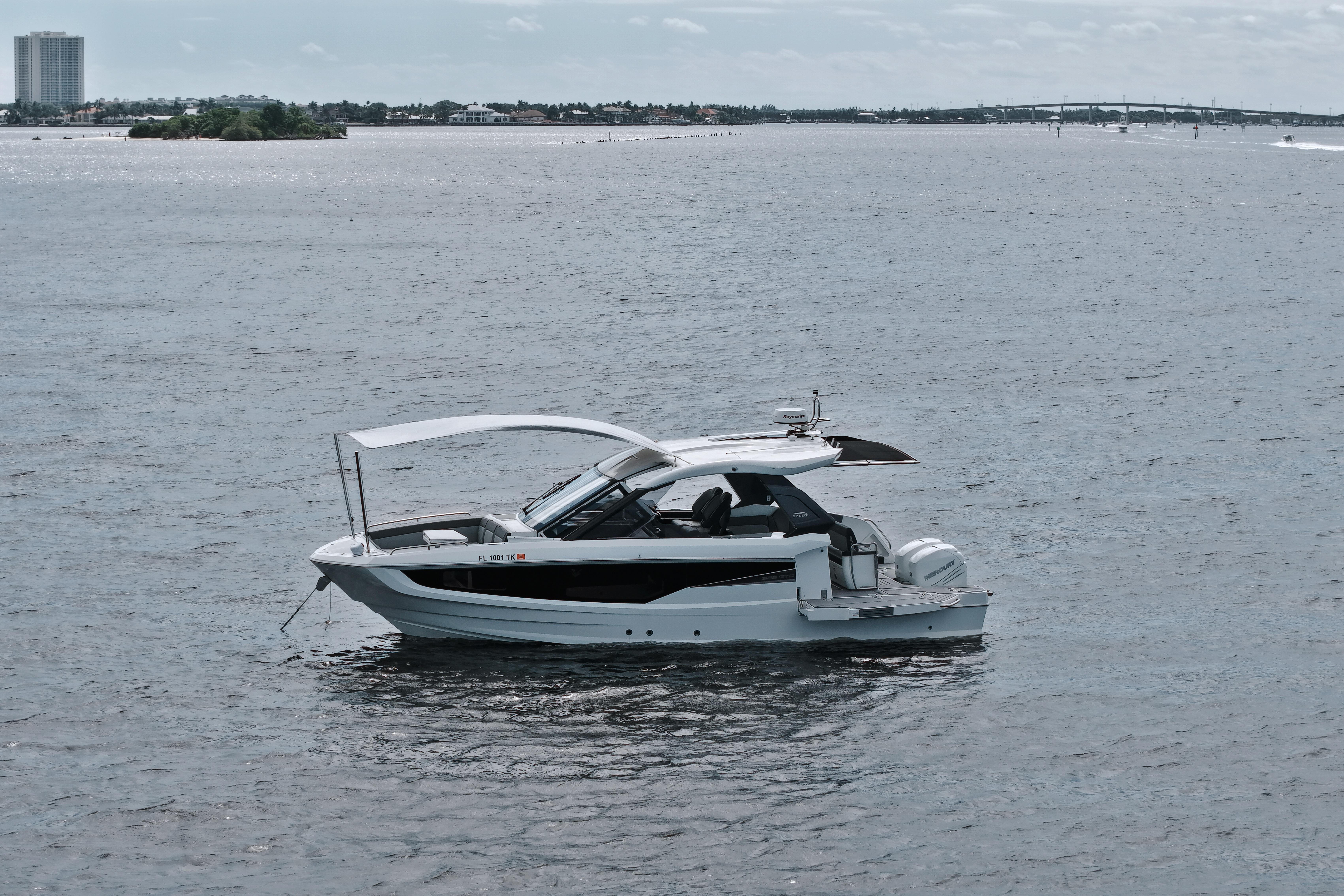2023 Galeon 400 XL yacht cruising on open water.