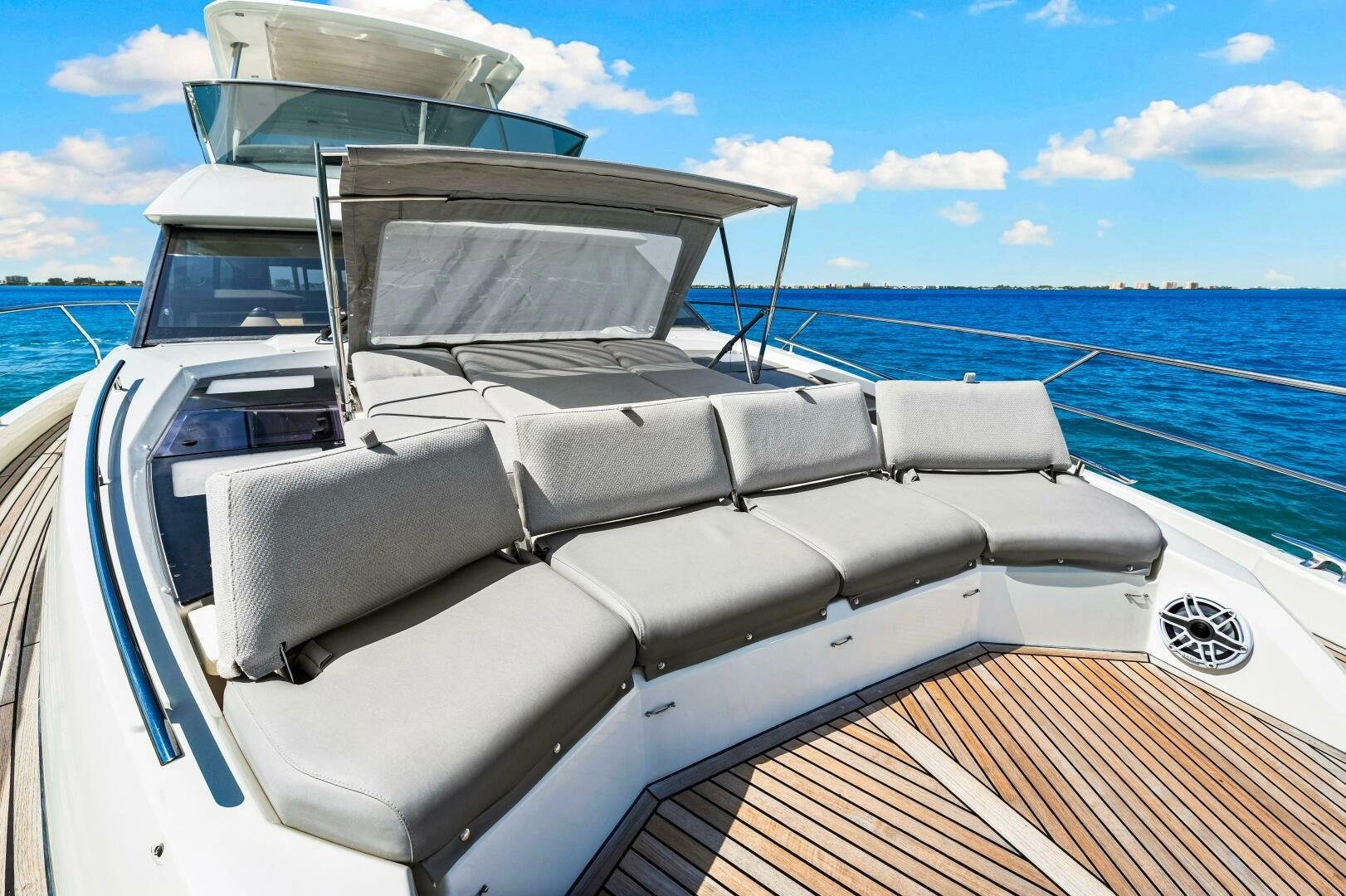 2019 Prestige 630 Flybridge - Image 17