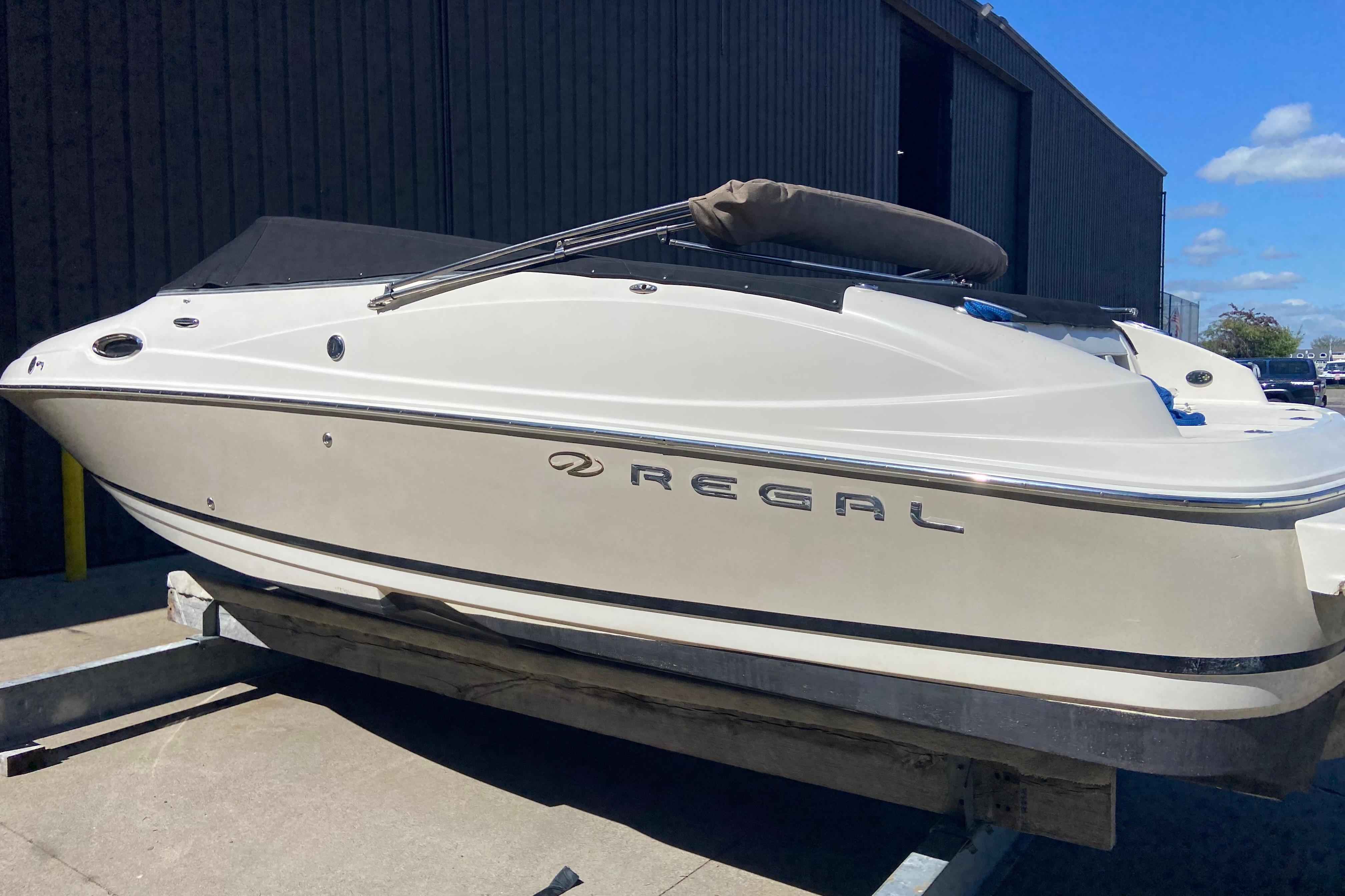 2005 Regal 2400 Bowrider