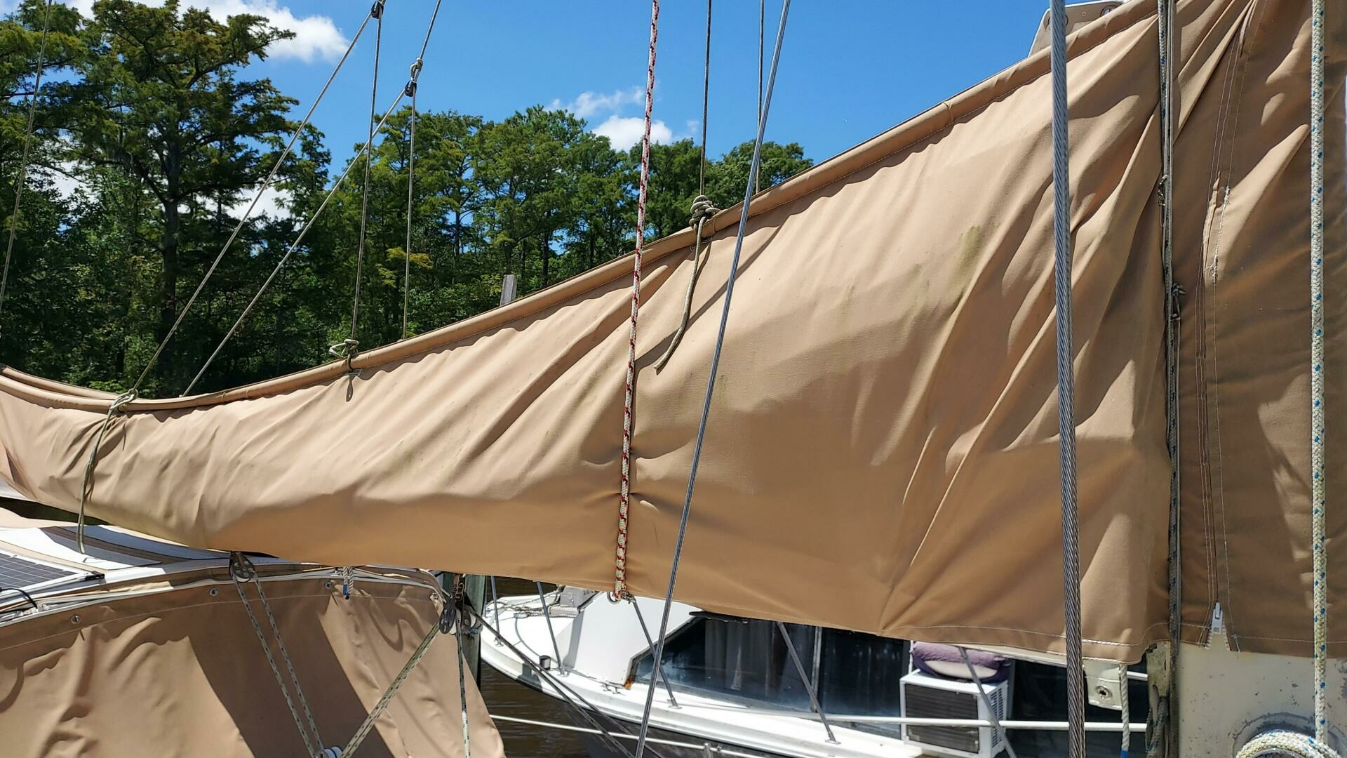 1977 Islander 36 - Image 15