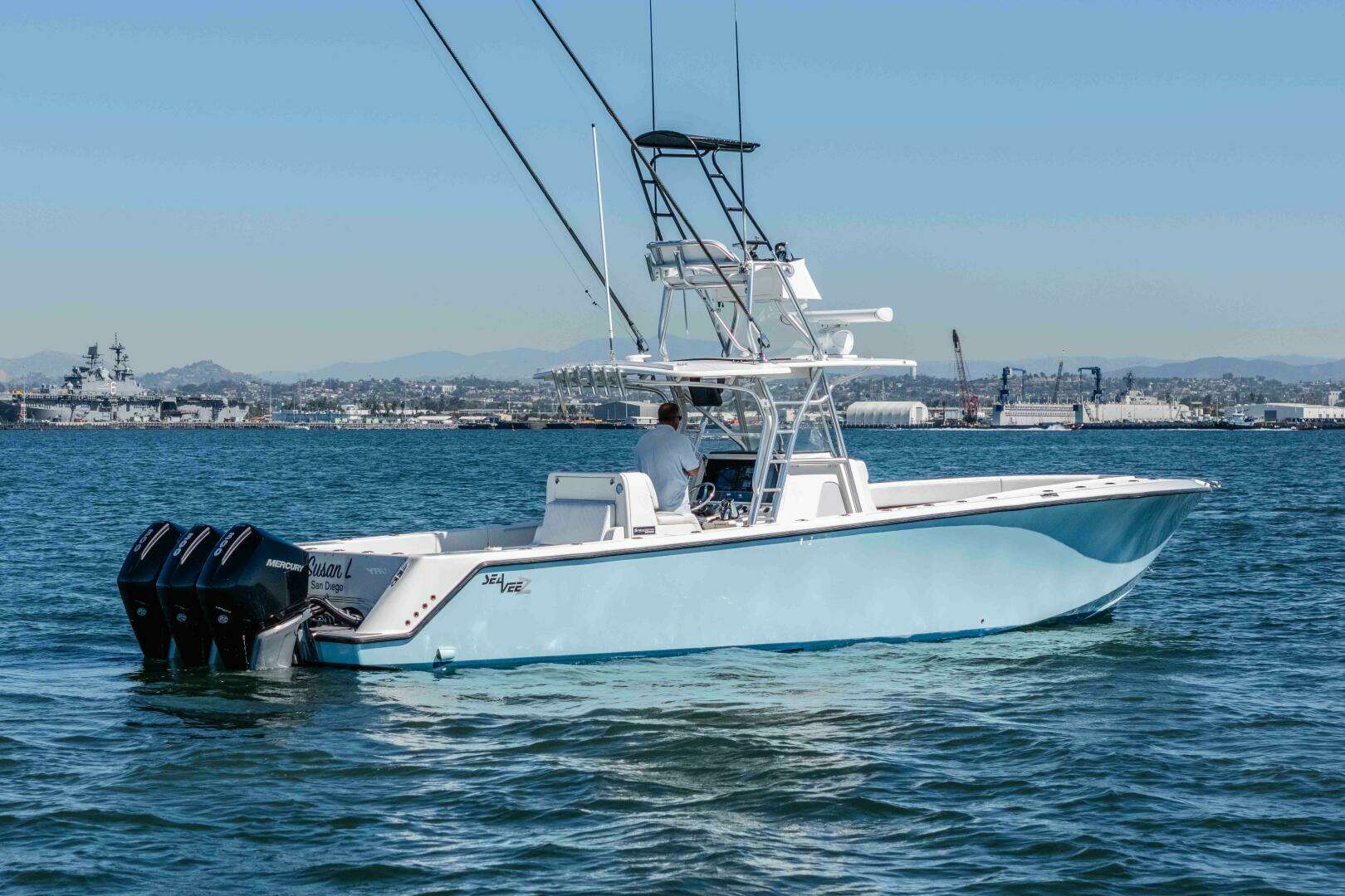 2018 SeaVee 370 Z - Image 31