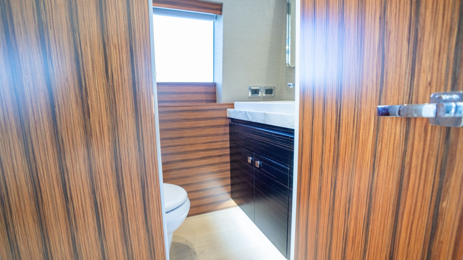 2021 Hatteras M75 Panacera - Image 29