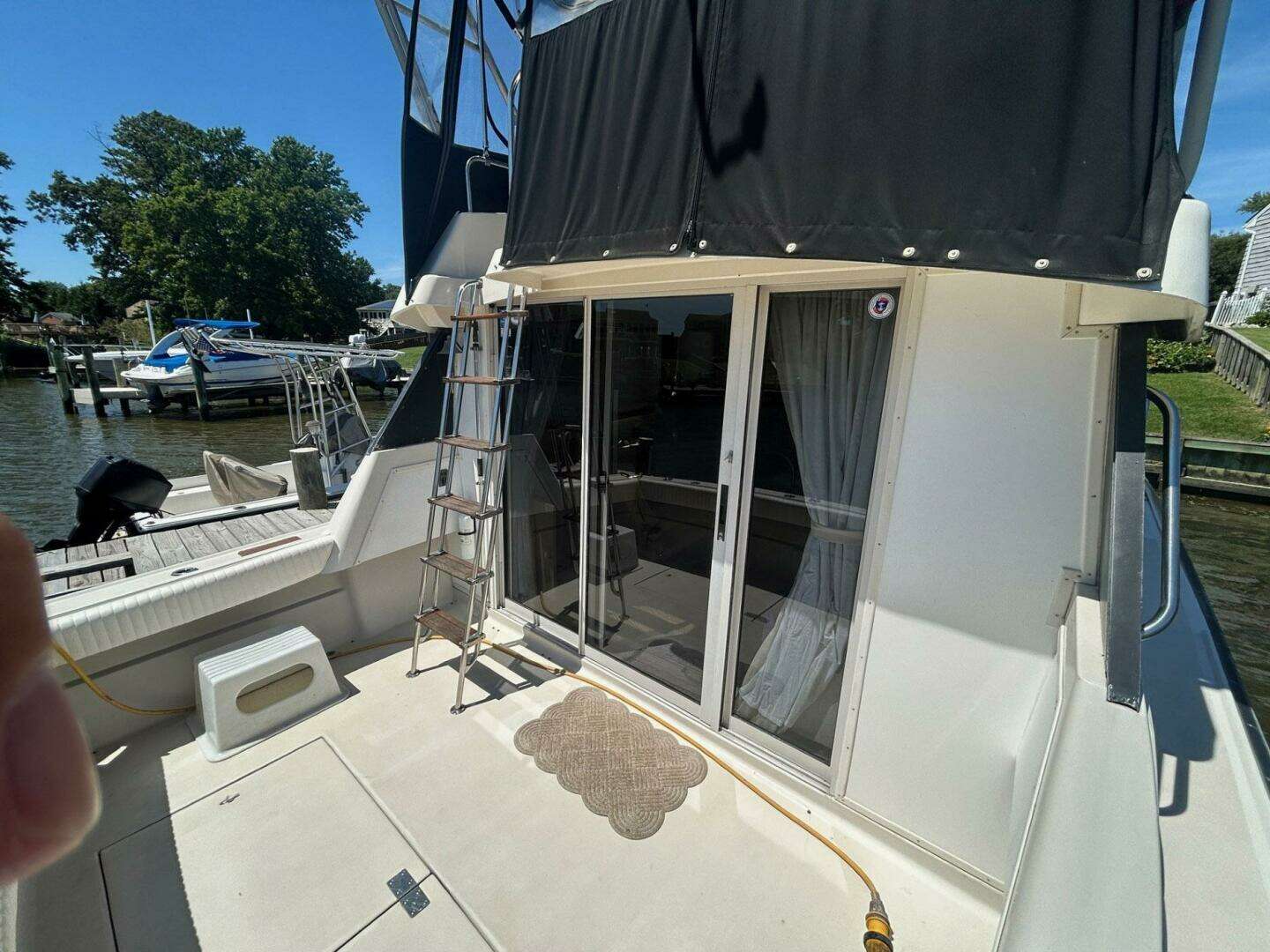 1990 Silverton 34 Convertible - Image 8