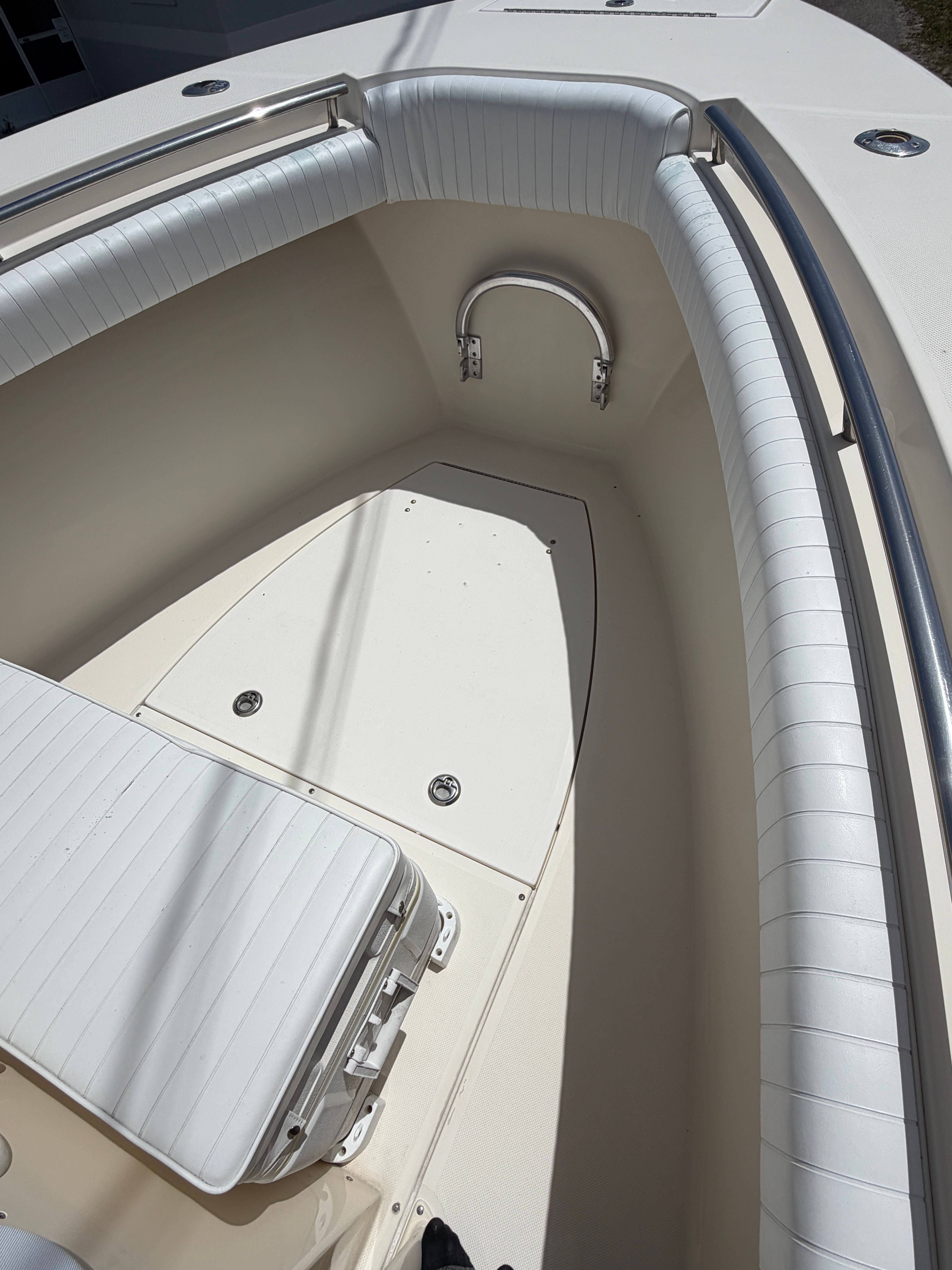 Interior view of a 2004 McKee Craft 24 FREEDOM boat.