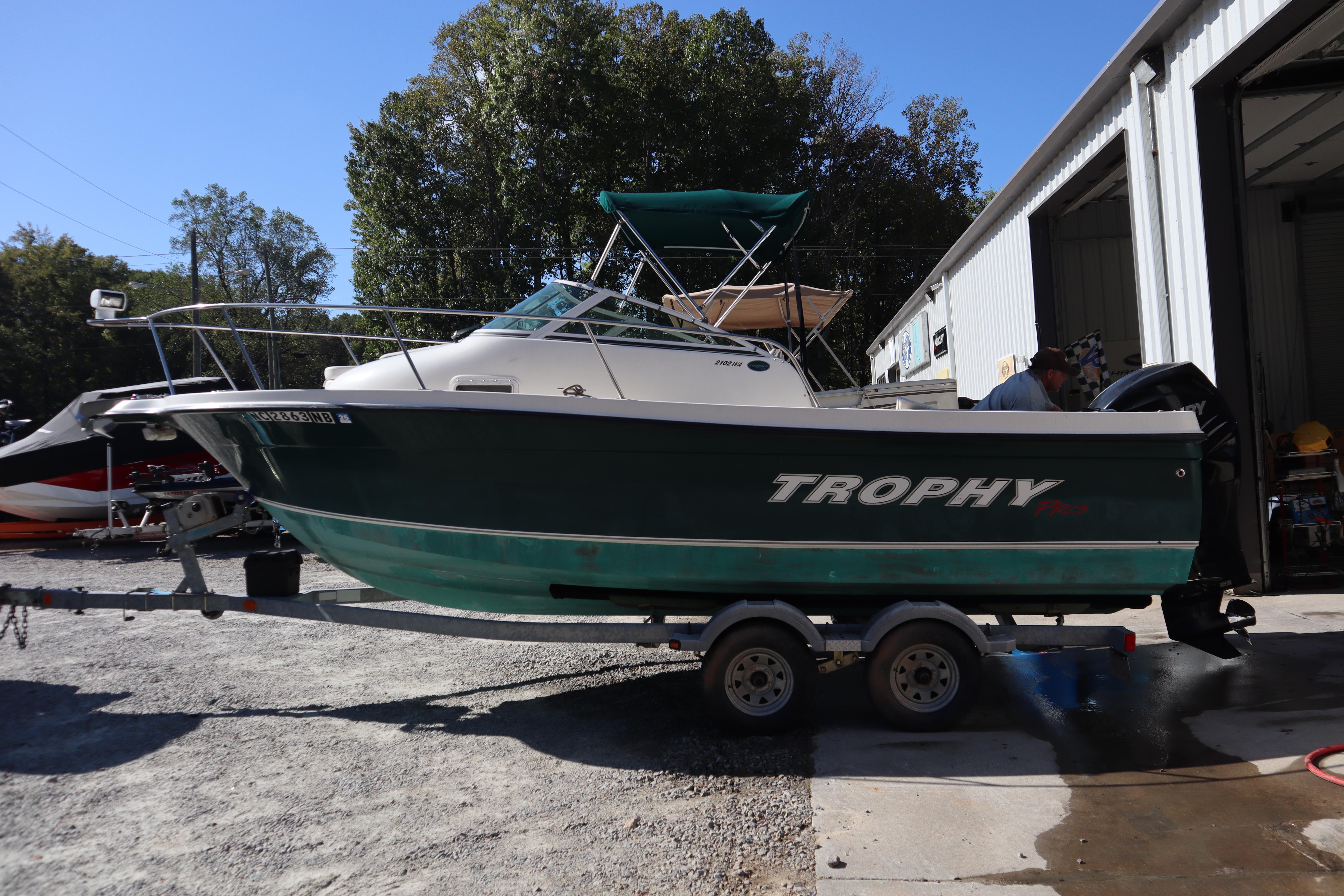 2008 Trophy 2102 Walkaround