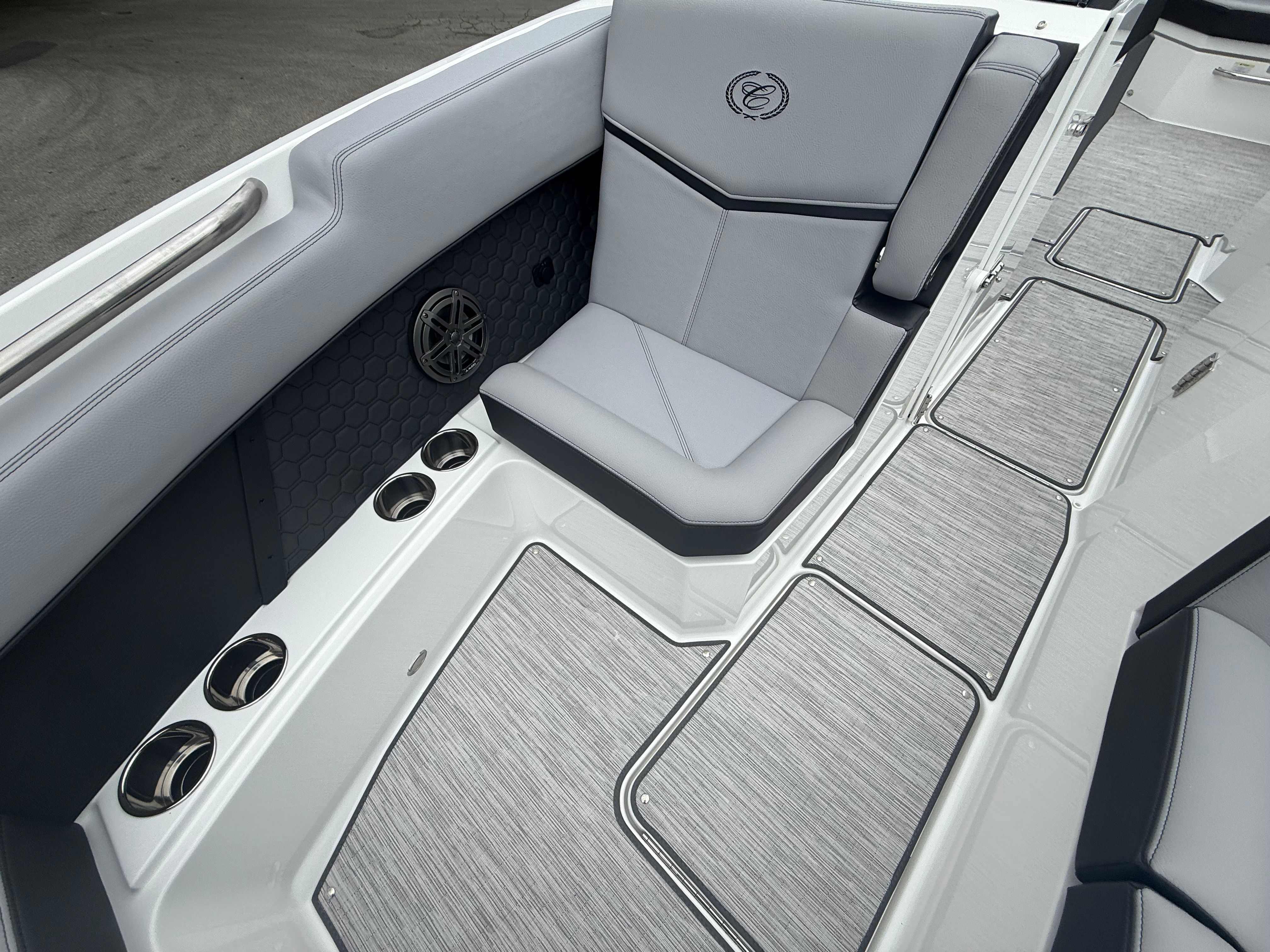 2026 Cobalt R8 Surf - 36