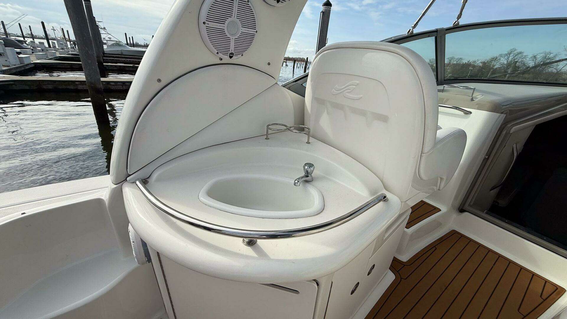2008 Sea Ray 340 Sundancer - Image 9