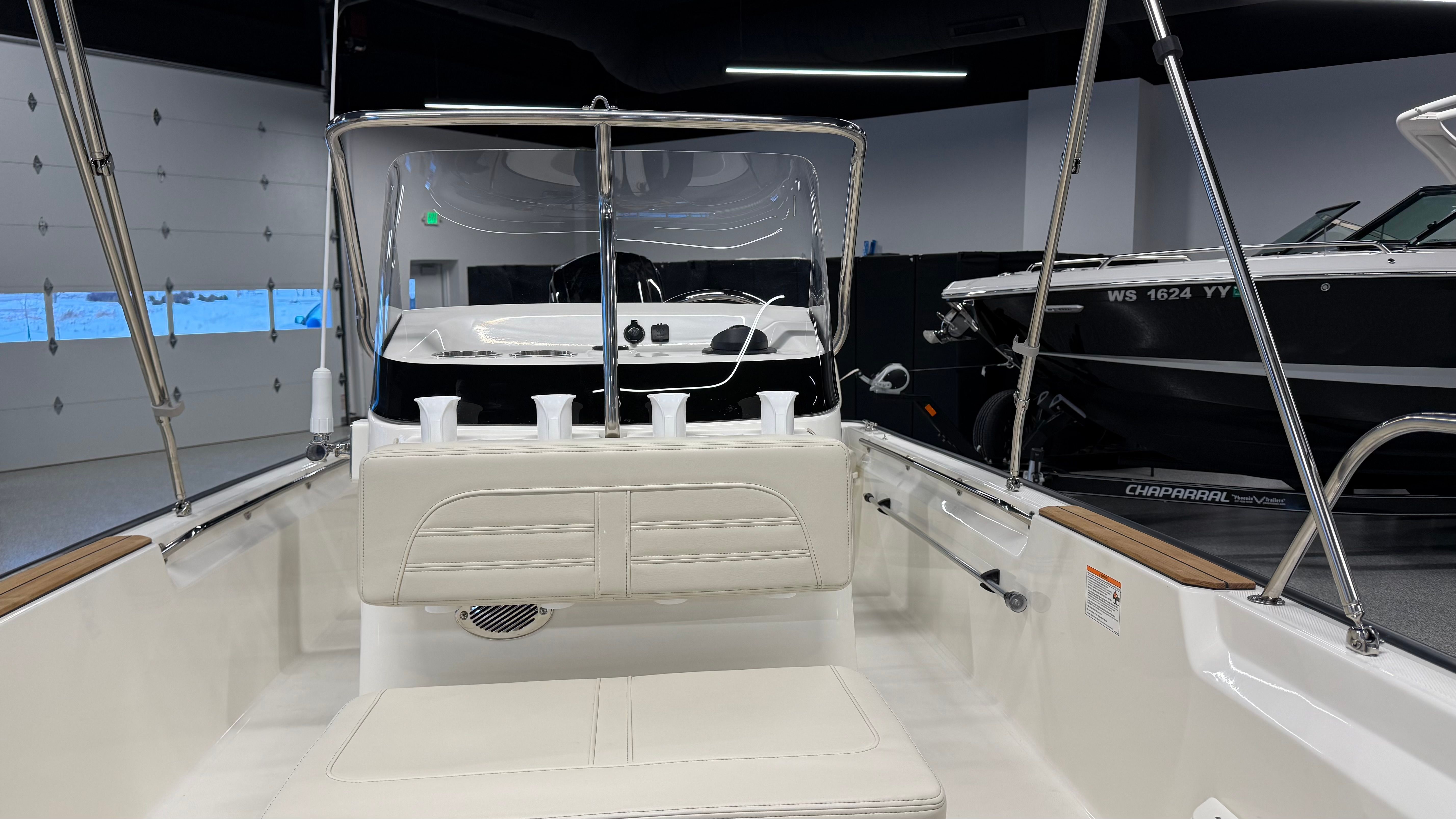 2026 Boston Whaler 170 Montauk - 5