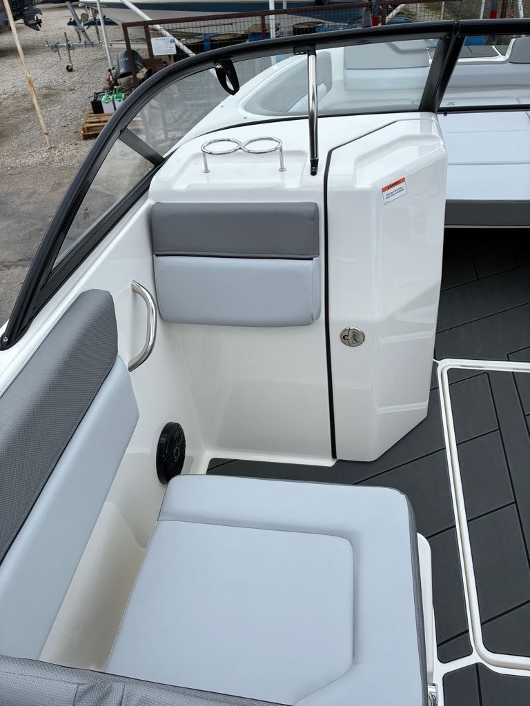 2026 Bayliner D22 - 17